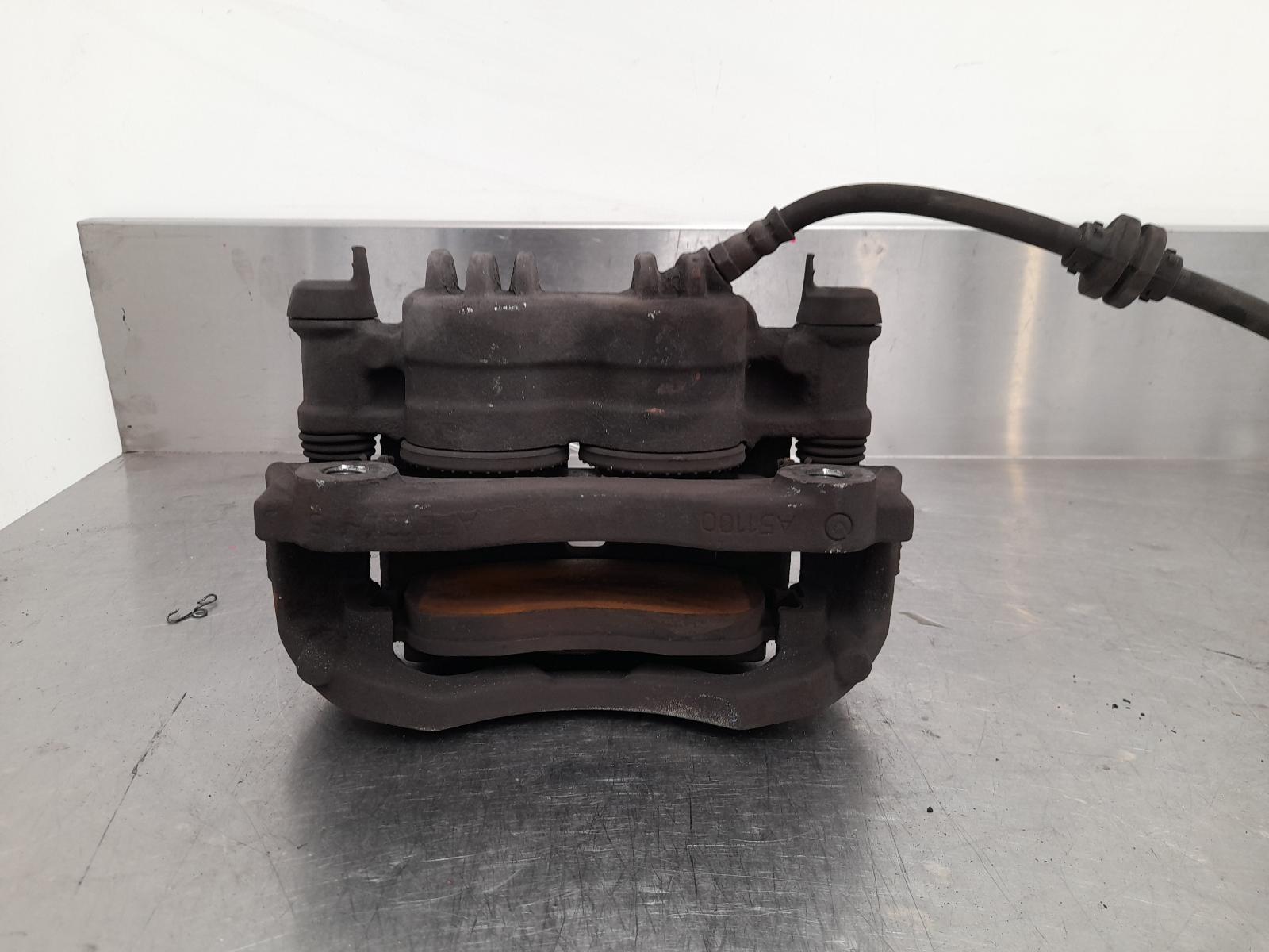 View Auto part Caliper Renault Master 2013