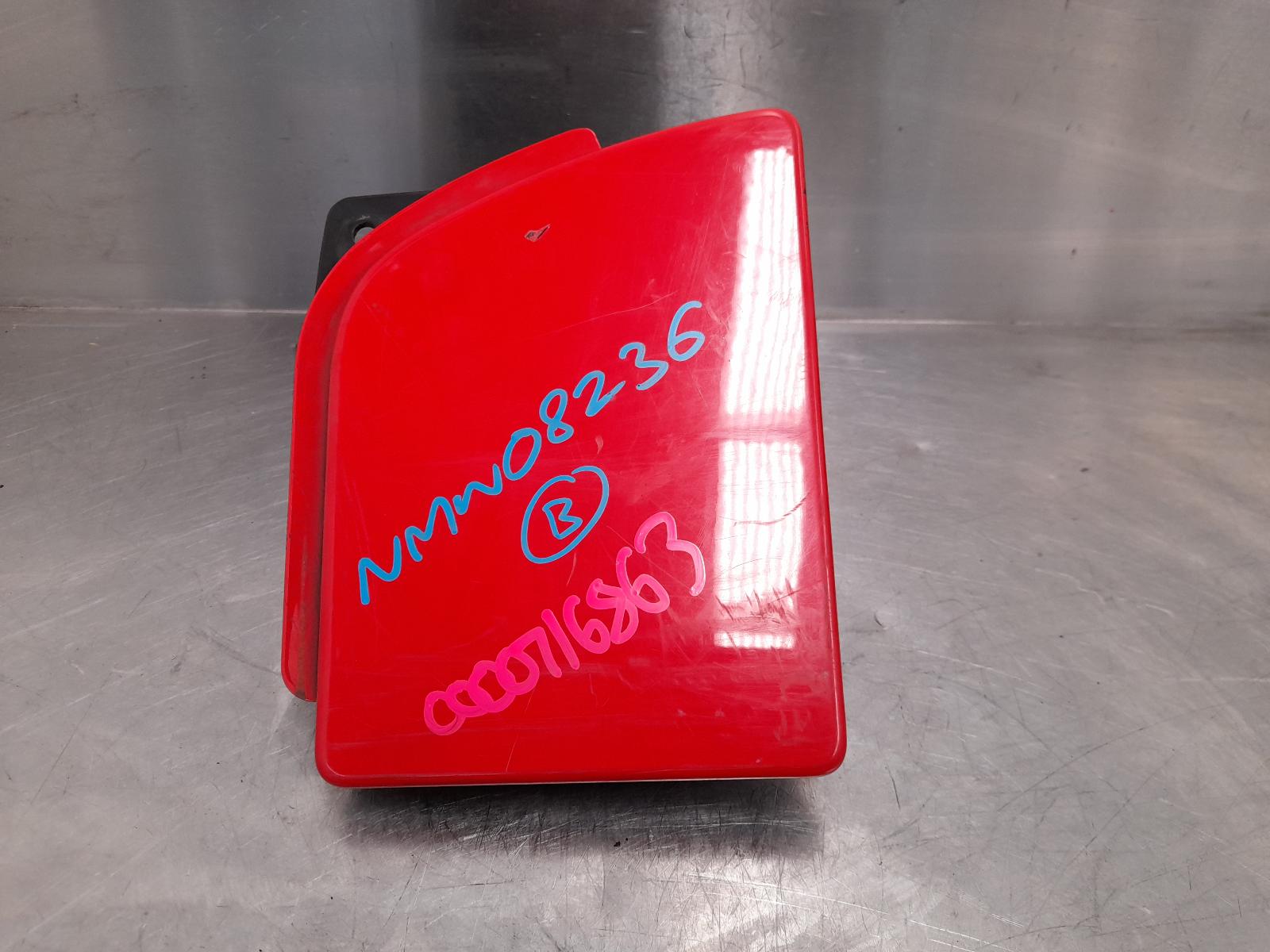 View Auto part Fuel Door / Filler Renault Master 2013