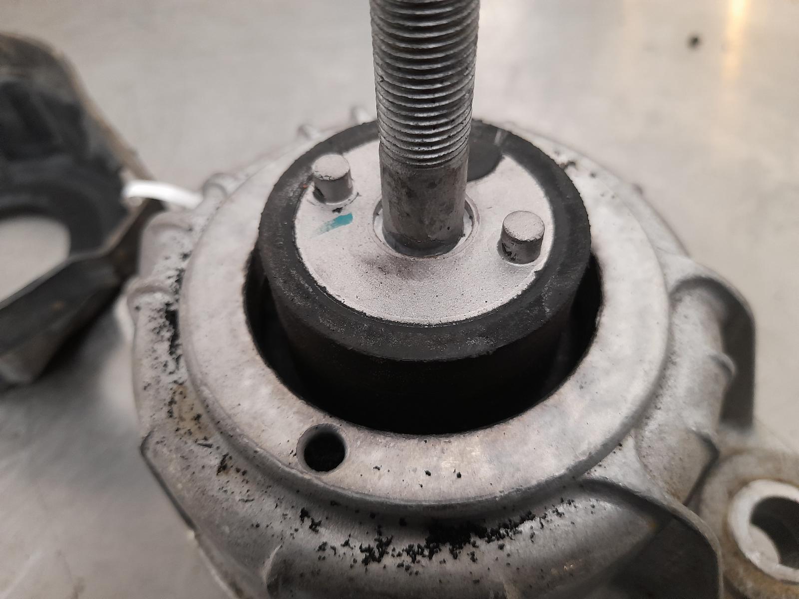 View Auto part Mount Great Wall Cannon Ute 2021