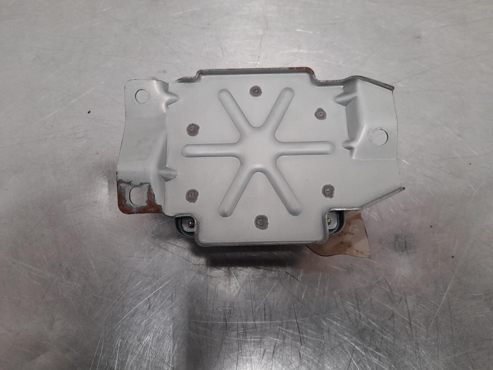 2001 Suzuki Jimny Airbag Module/Sensor View Auto part Airbag Module/Sensor Suzuki Jimny 2001