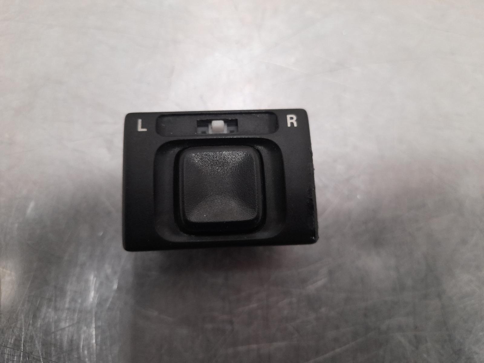 2001 Suzuki Jimny Misc Switch/Relay View Auto part Misc Switch/Relay Suzuki Jimny 2001