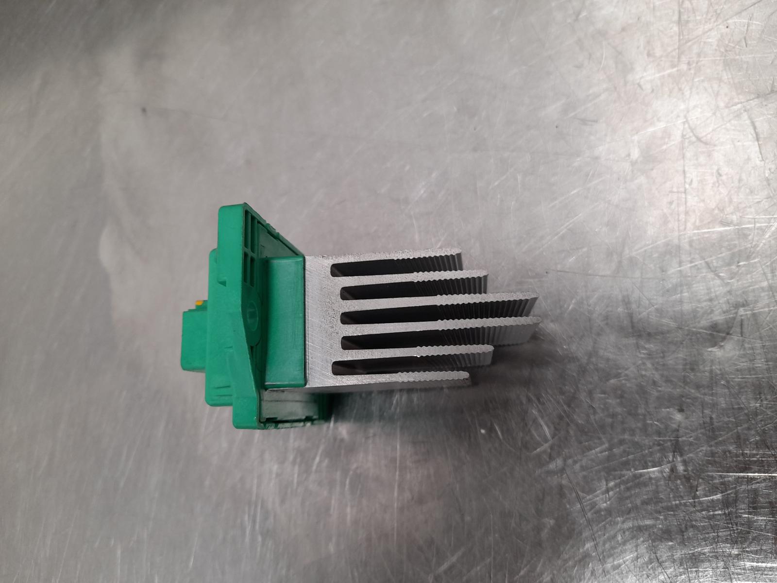 View Auto part Fan Speed Resistor Hyundai Sonata 2015