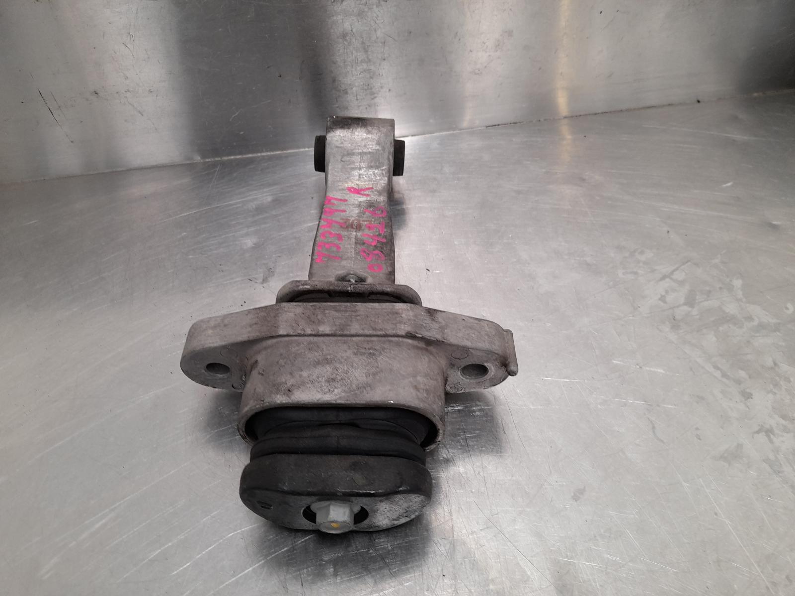 View Auto part Mount Hyundai Sonata 2015