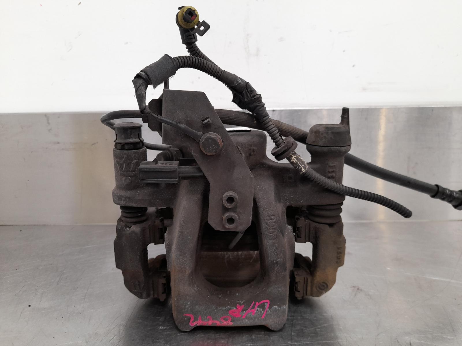 View Auto part Caliper Maserati Quattroporte 2015