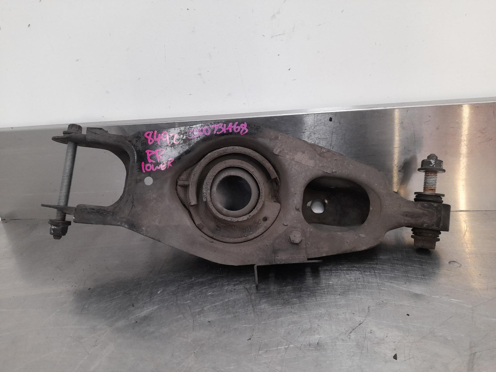 View Auto part Right Rear Trailing Arm Maserati Quattroporte 2015