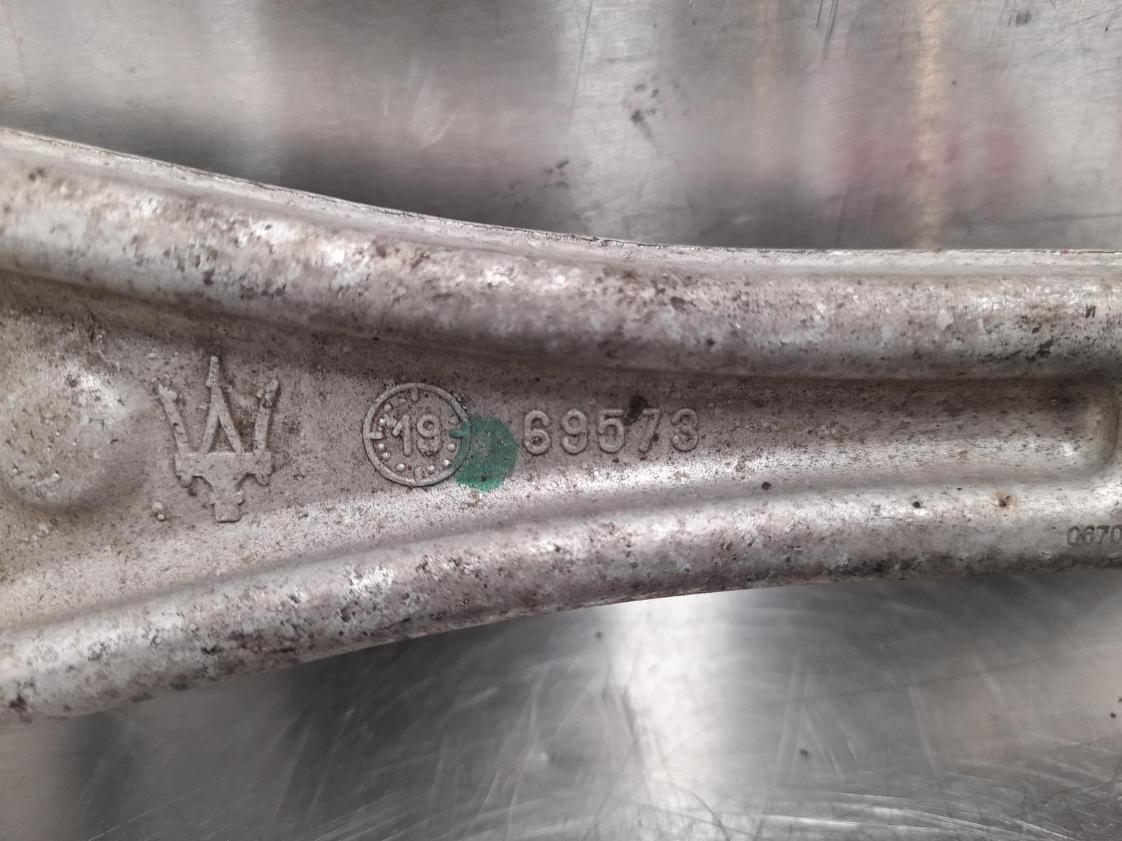 2015 Maserati Quattroporte Right Rear Trailing Arm View Auto part Right Rear Trailing Arm Maserati Quattroporte 2015