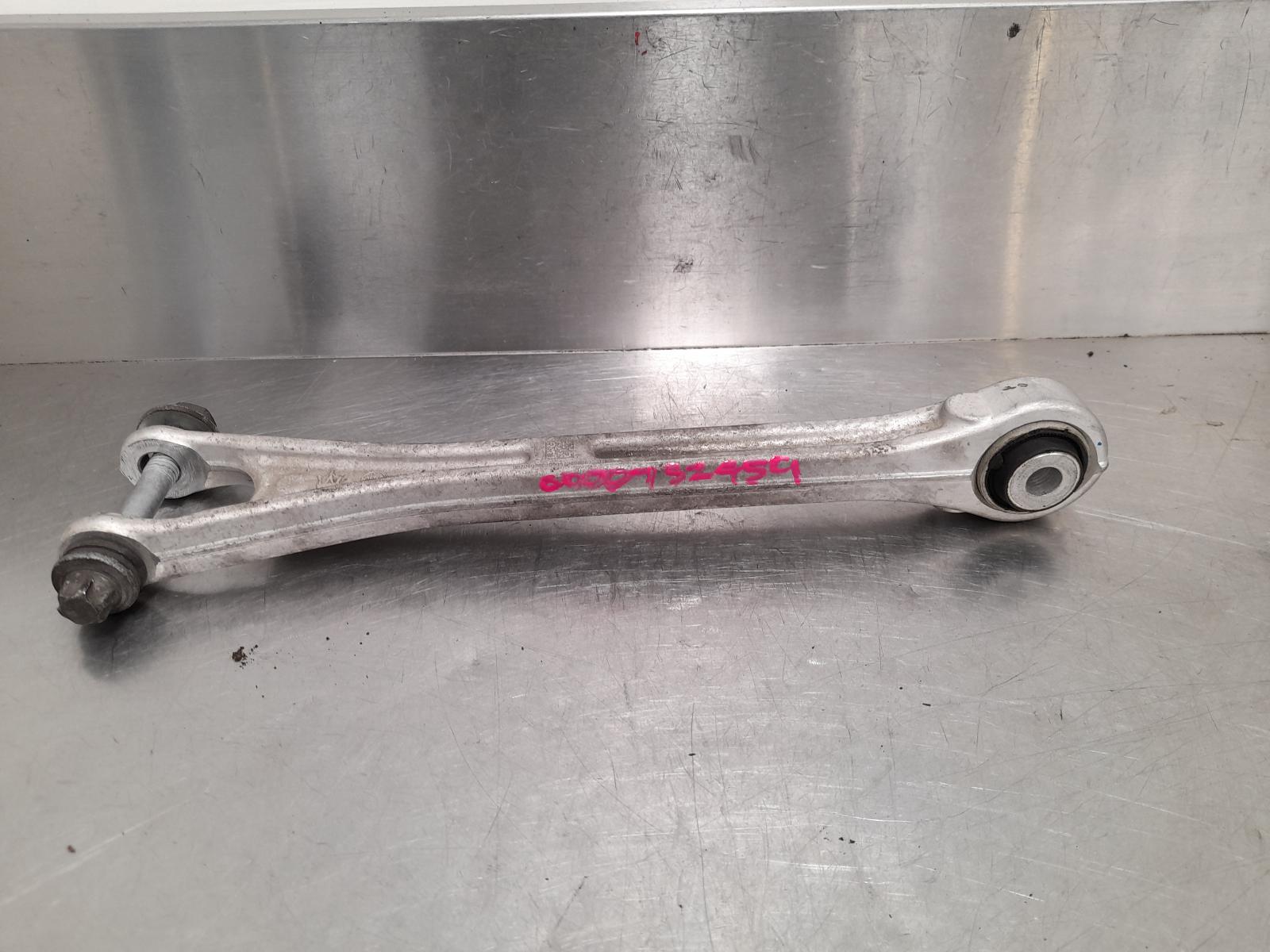 2015 Maserati Quattroporte Right Rear Trailing Arm View Auto part Right Rear Trailing Arm Maserati Quattroporte 2015