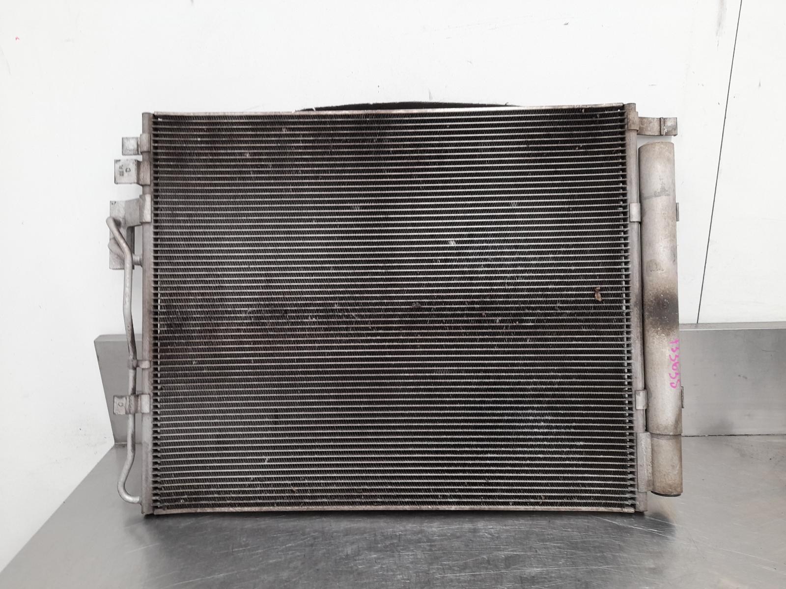 View Auto part A/C Condenser Kia Sorento 2014