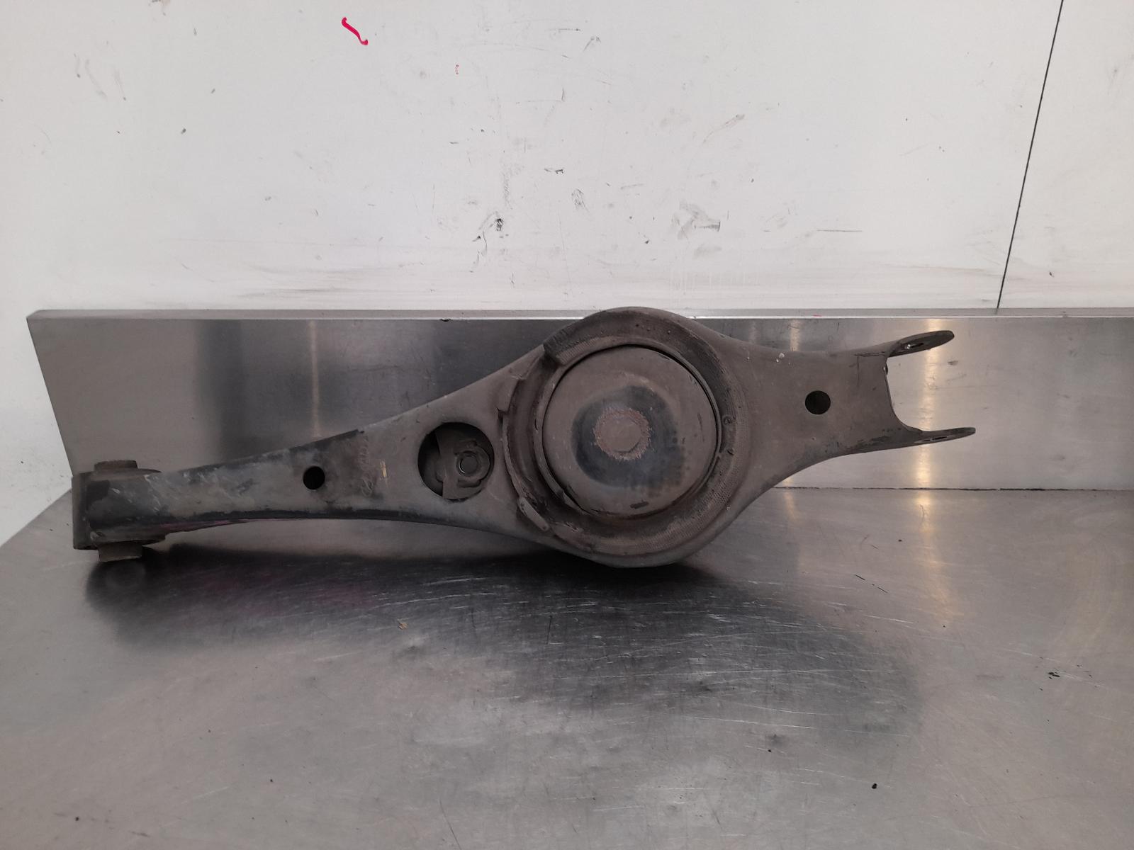 View Auto part Left Rear Trailing Arm Kia Carnival/grand Carnival 2019