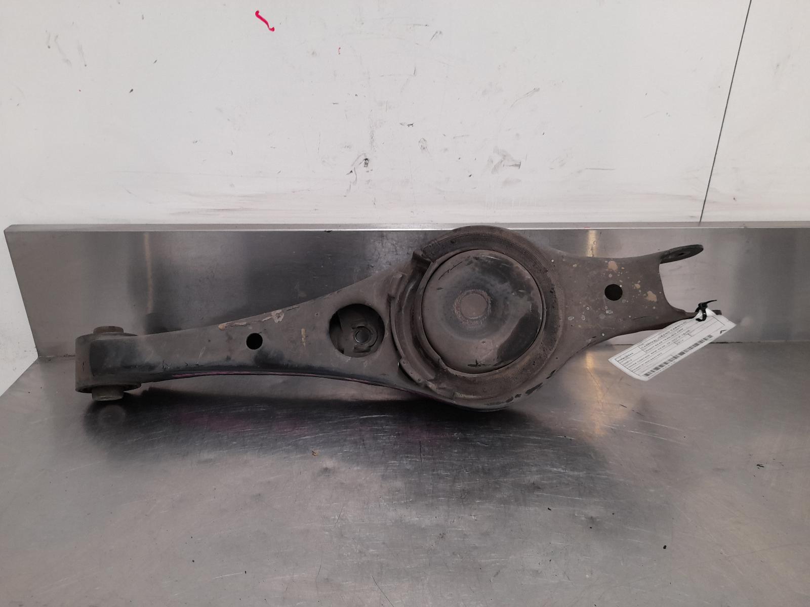 View Auto part Right Rear Trailing Arm Kia Carnival/grand Carnival 2019