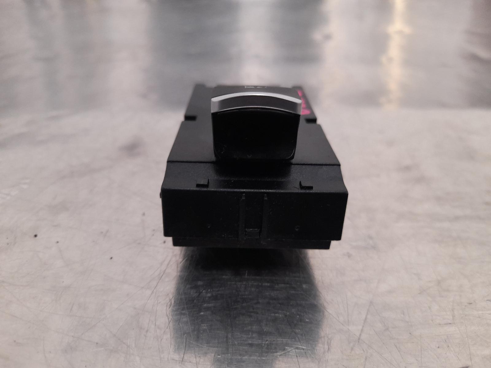 View Auto part Pwr Dr Wind Switch Alfa Romeo Stelvio 2018
