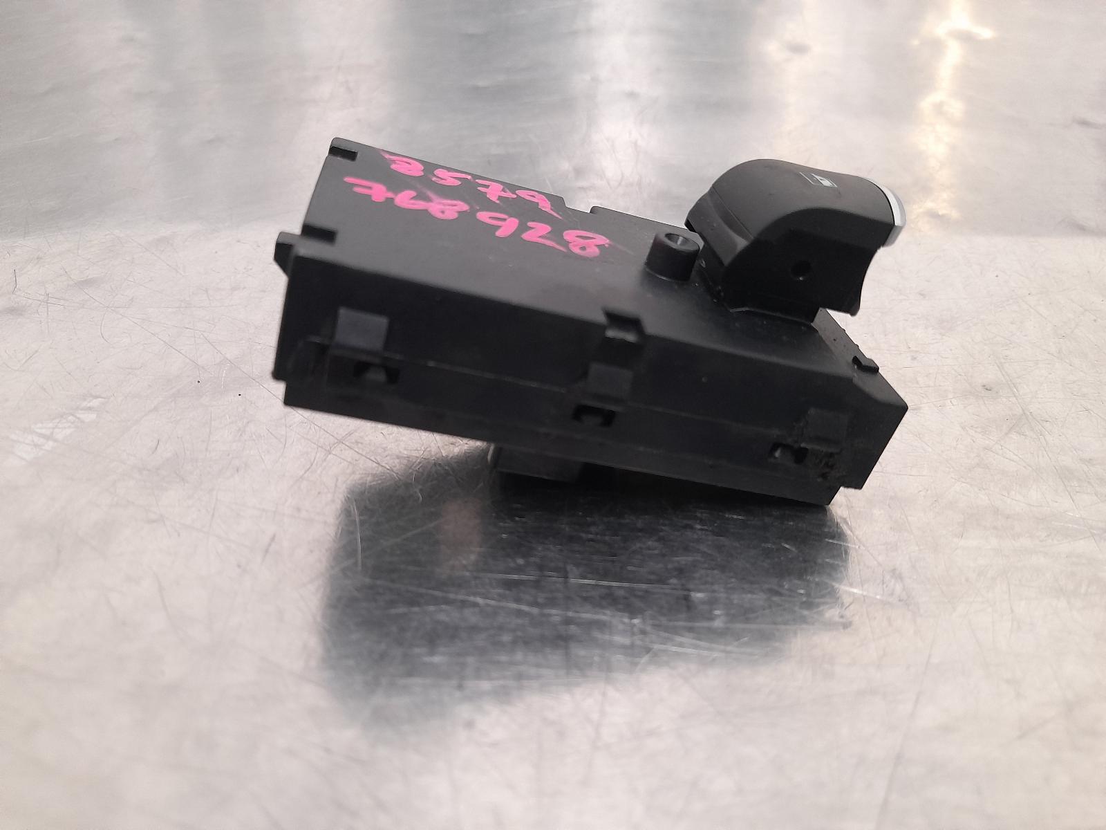 View Auto part Pwr Dr Wind Switch Alfa Romeo Stelvio 2018