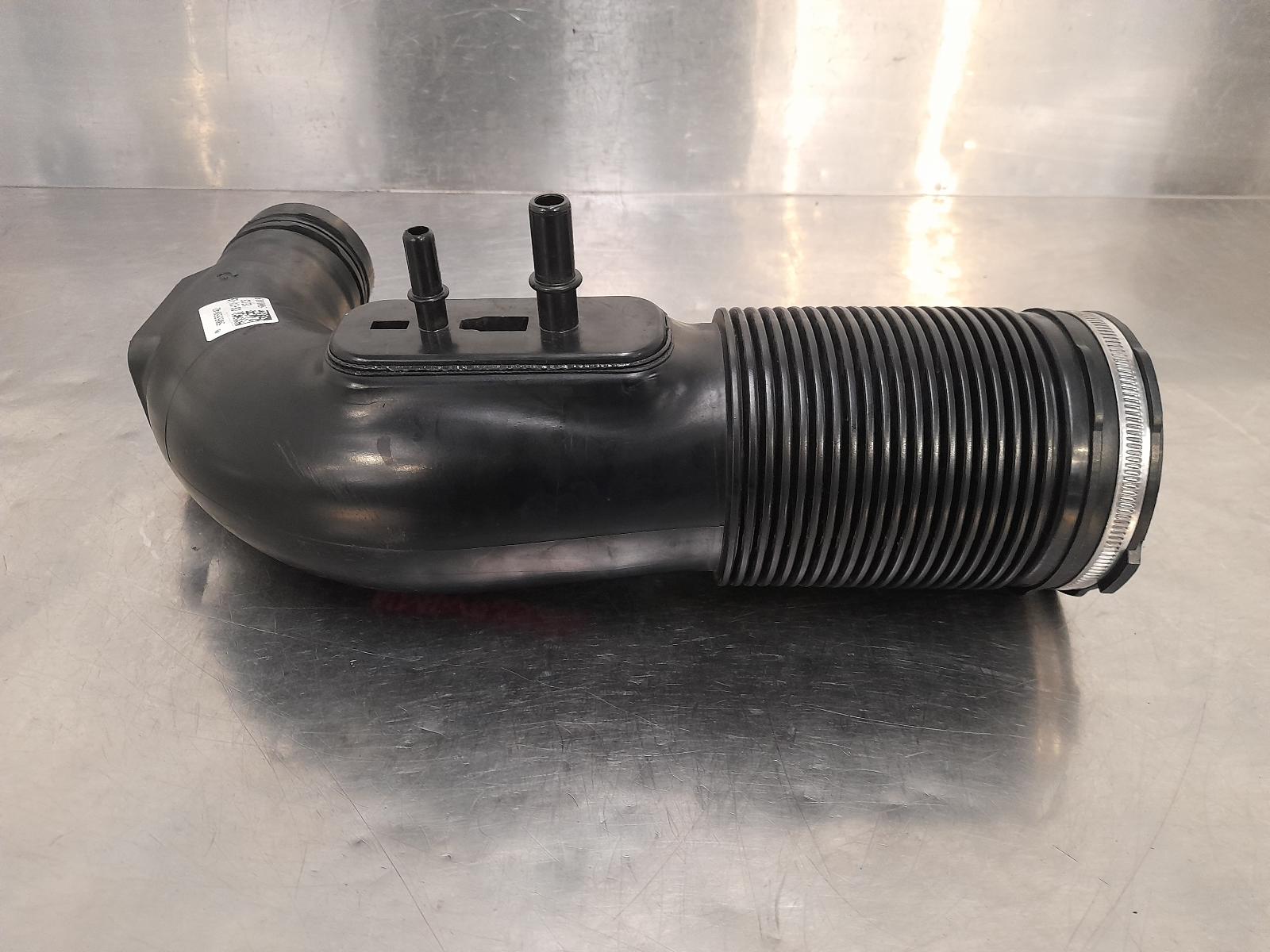 View Auto part Air Cleaner Duct/Hos Alfa Romeo Stelvio 2018