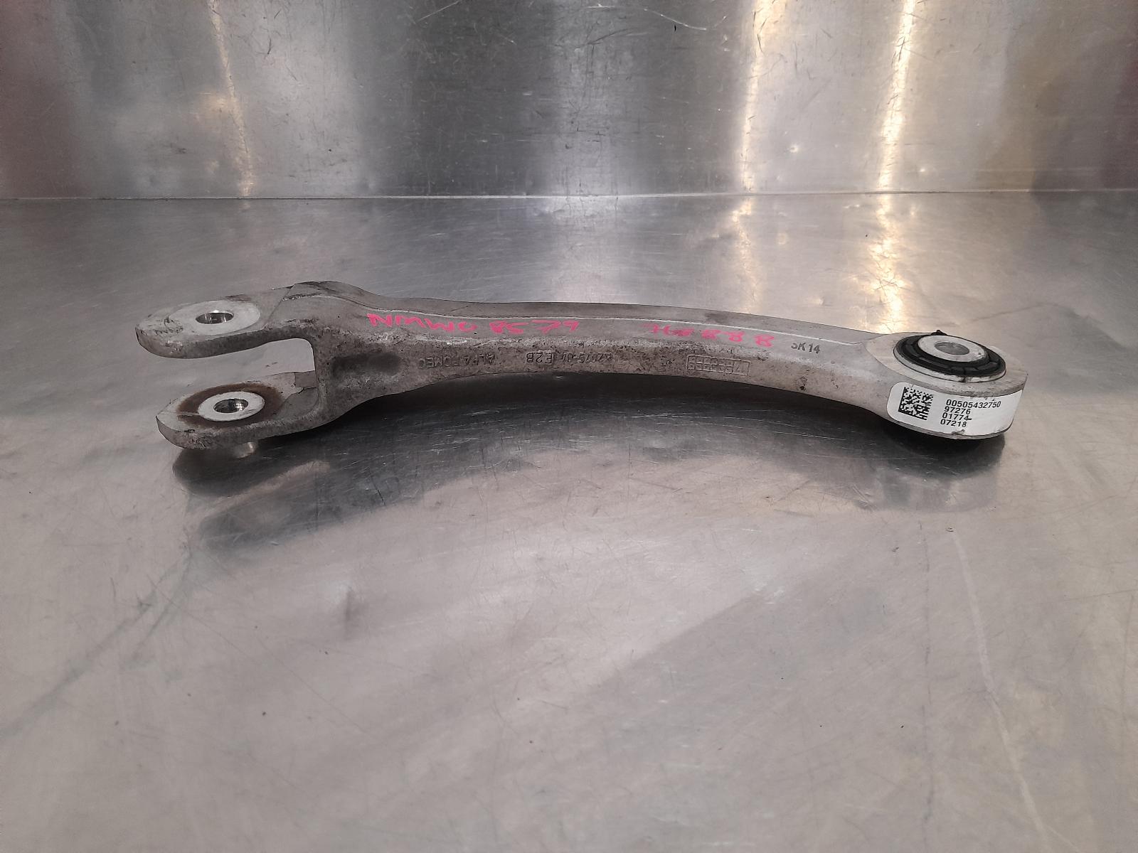 2018 Alfa Romeo Stelvio Right Rear Trailing Arm View Auto part Right Rear Trailing Arm Alfa Romeo Stelvio 2018