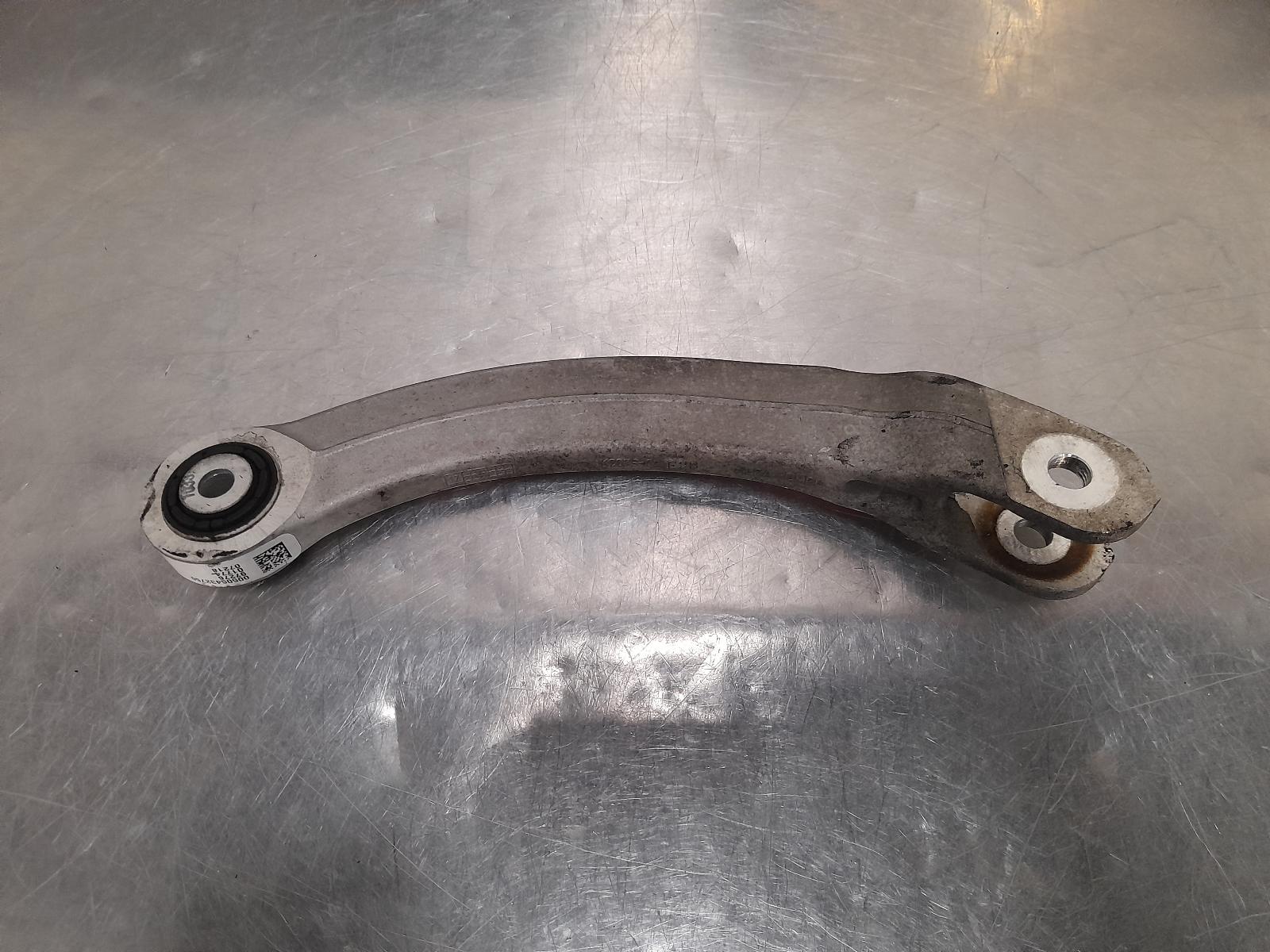 2018 Alfa Romeo Stelvio Right Rear Trailing Arm View Auto part Right Rear Trailing Arm Alfa Romeo Stelvio 2018