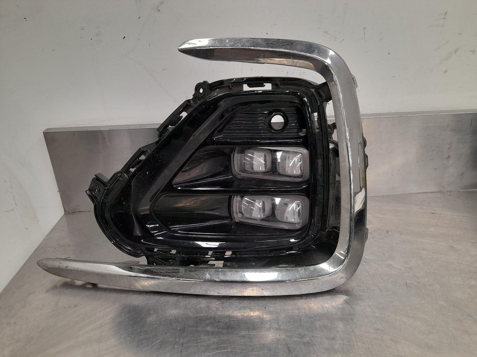View Auto part Right Indicator/Fog/Side Kia Carnival/grand Carnival 2019