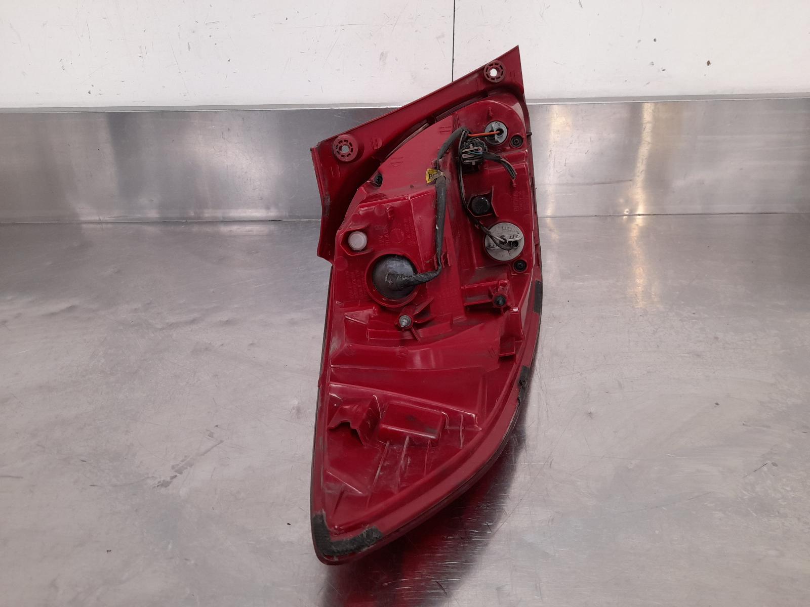 View Auto part Left Taillight Hyundai Veloster 2012