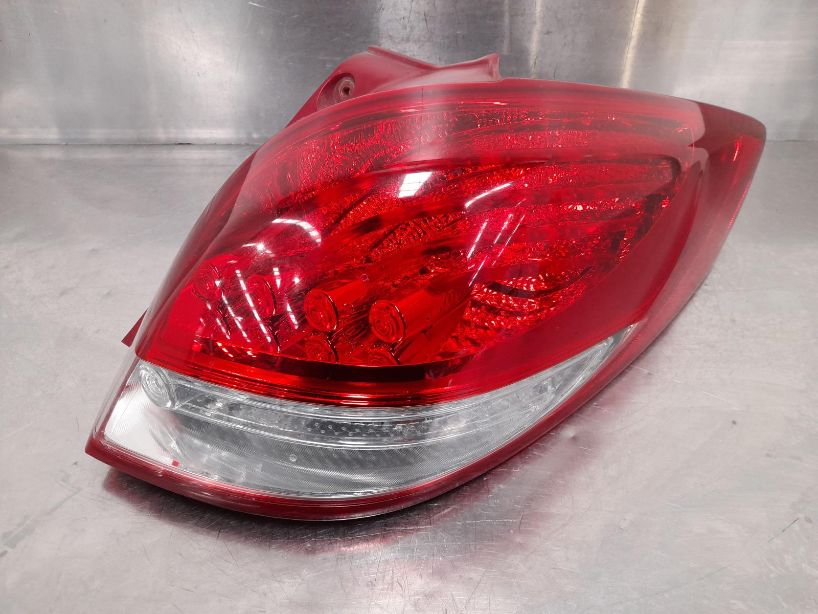 View Auto part Left Taillight Hyundai Veloster 2012