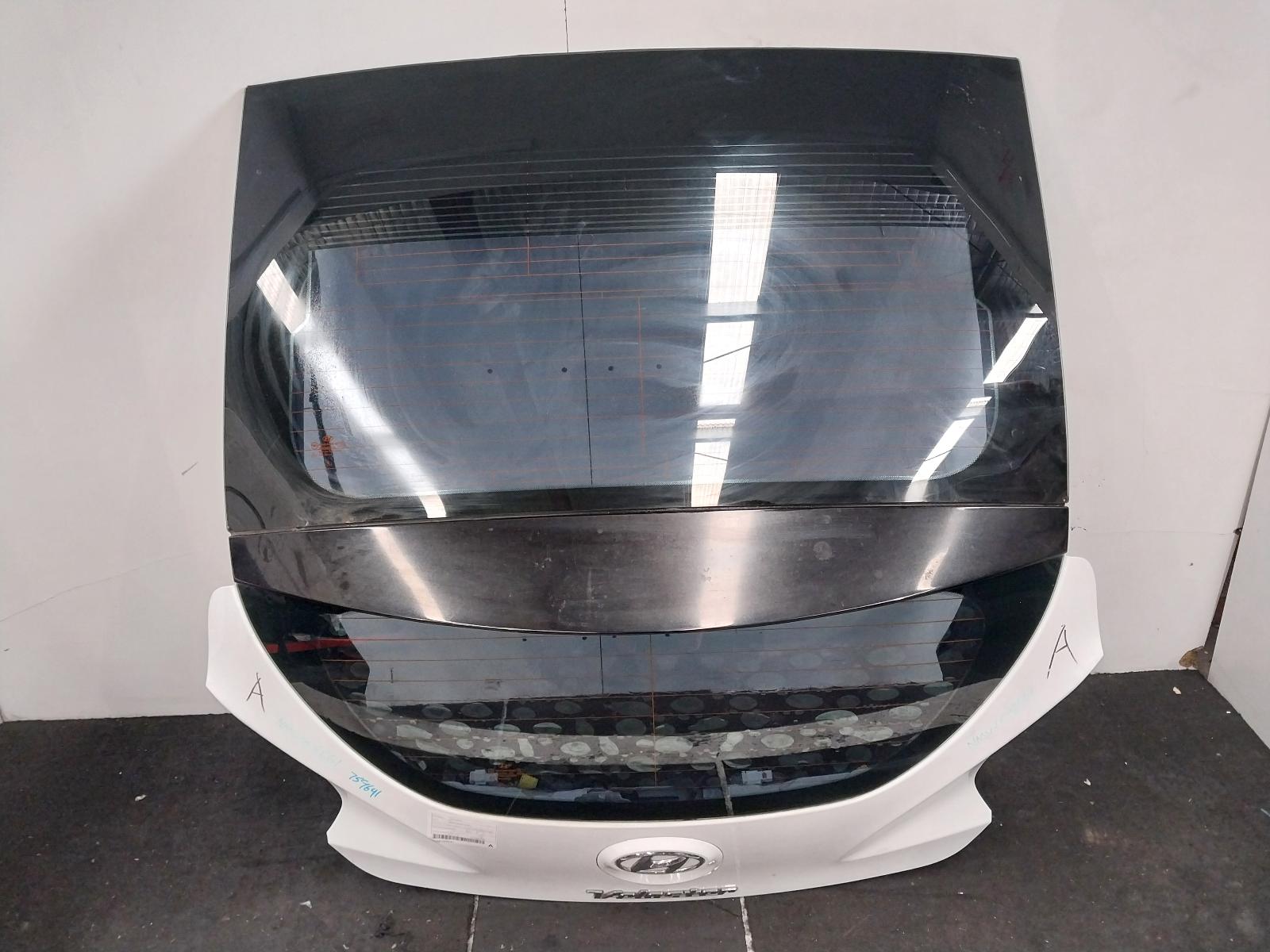 View Auto part Bootlid/Tailgate Hyundai Veloster 2012