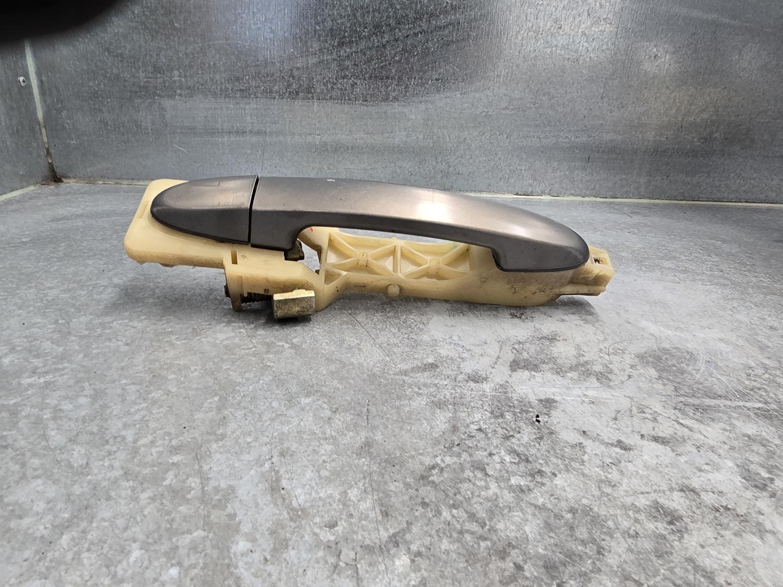 View Auto part Door Handle Hyundai Santa Fe 2008