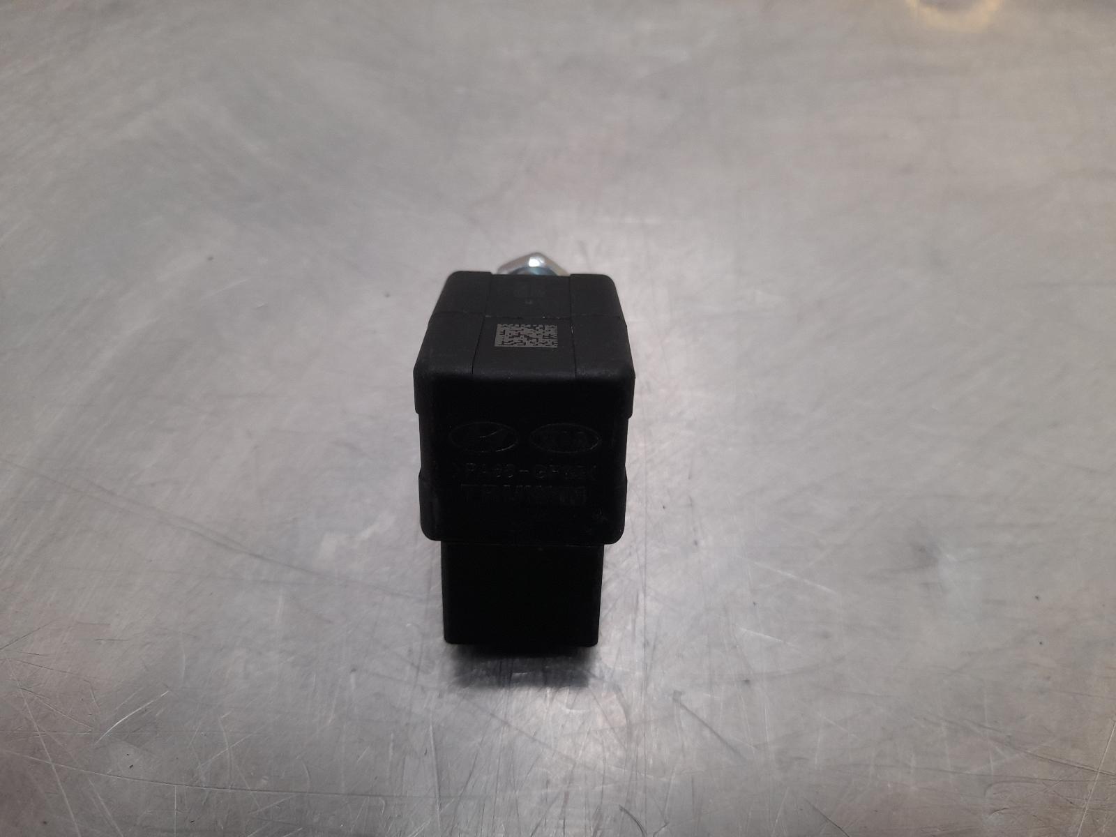 View Auto part Misc Switch/Relay Hyundai Elantra 2007