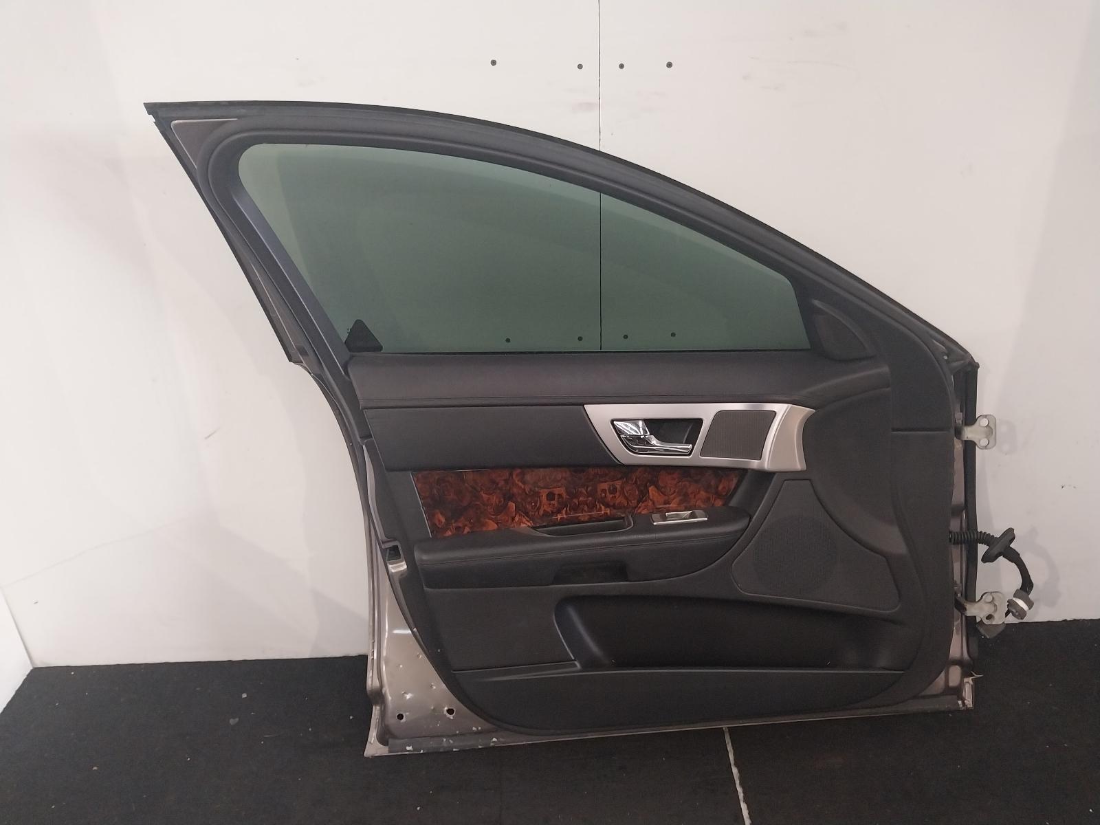 View Auto part Left Front Door Jaguar Xf 2009