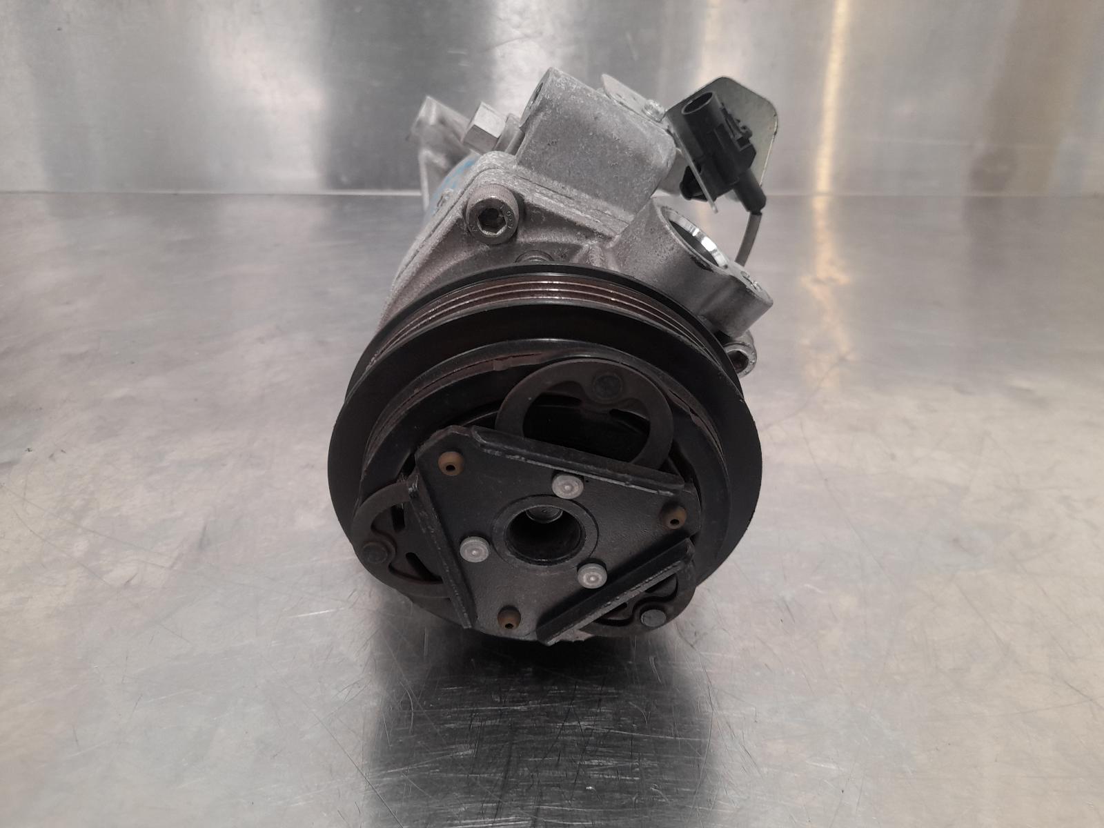 View Auto part A/C Compressor Suzuki Jimny 2022