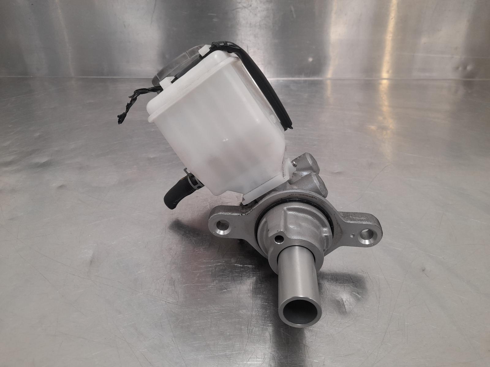 View Auto part Master Cylinder Suzuki Jimny 2022