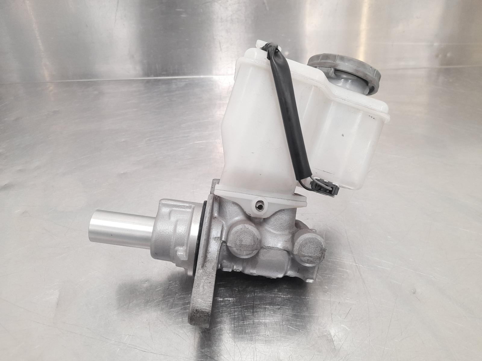 View Auto part Master Cylinder Suzuki Jimny 2022
