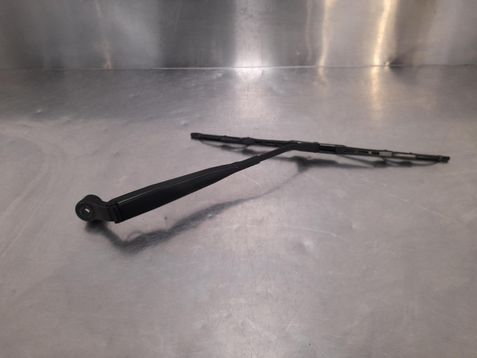 View Auto part Wiper Arm Suzuki Jimny 2022