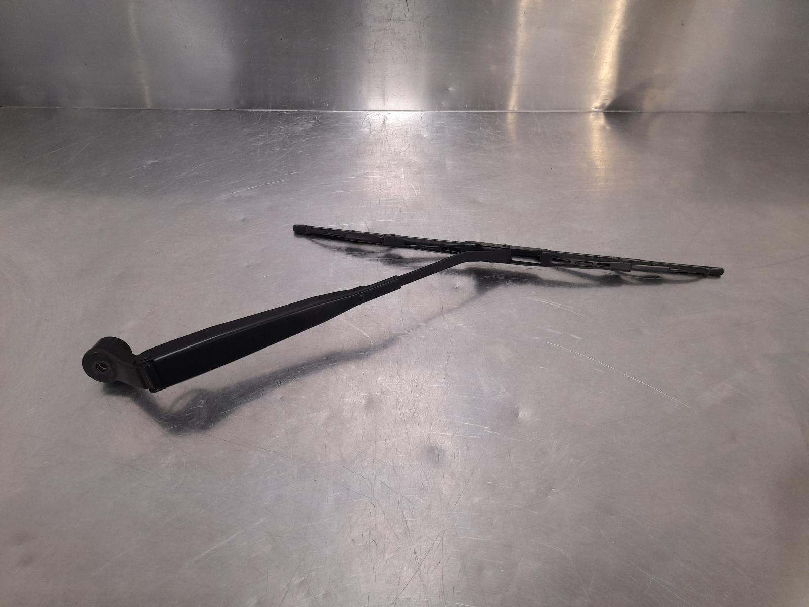 View Auto part Wiper Arm Suzuki Jimny 2022