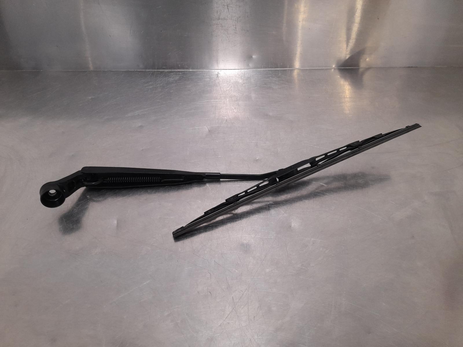 View Auto part Wiper Arm Suzuki Jimny 2022