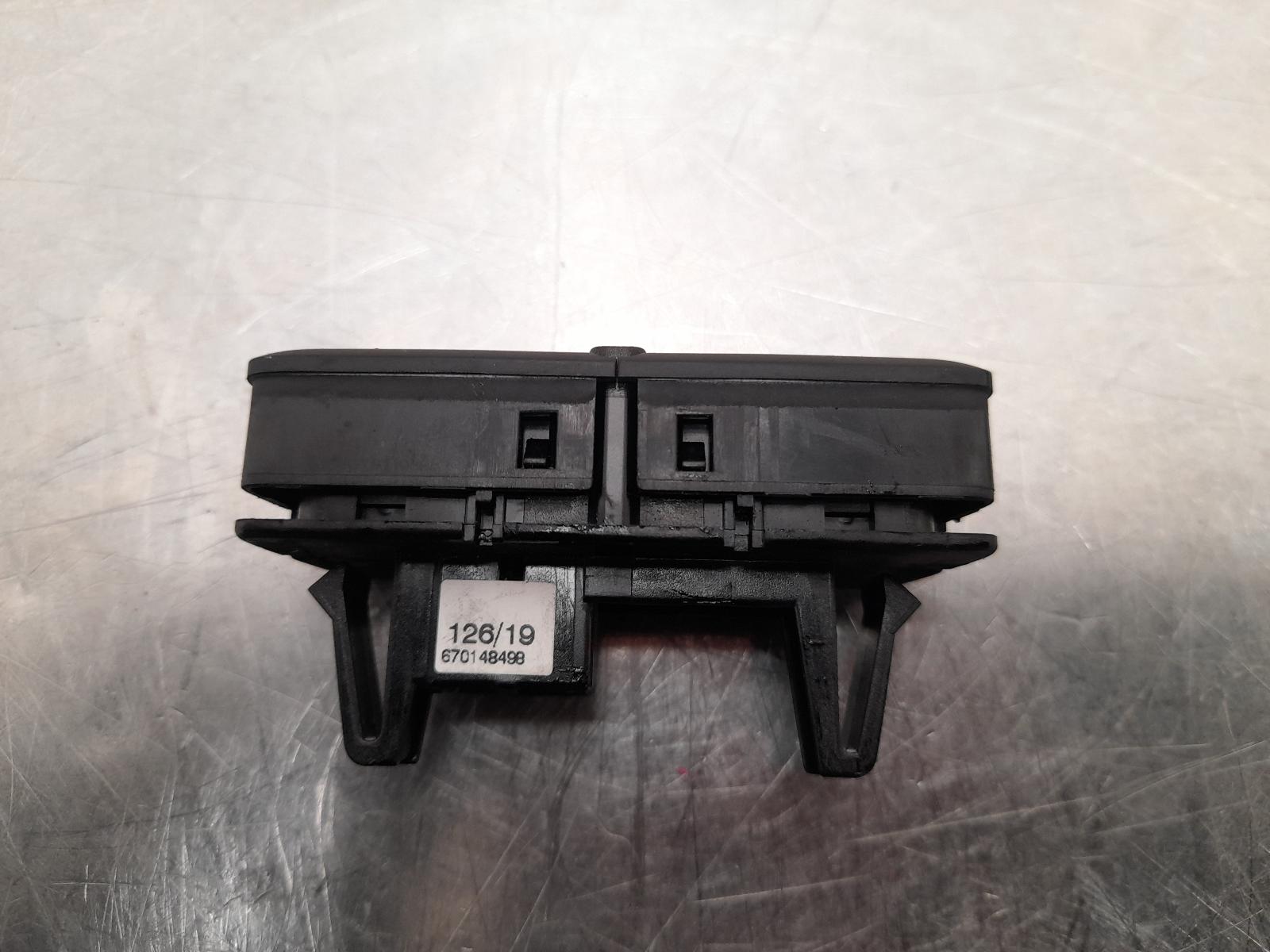 2019 Maserati Levante Misc Switch/Relay View Auto part Misc Switch/Relay Maserati Levante 2019