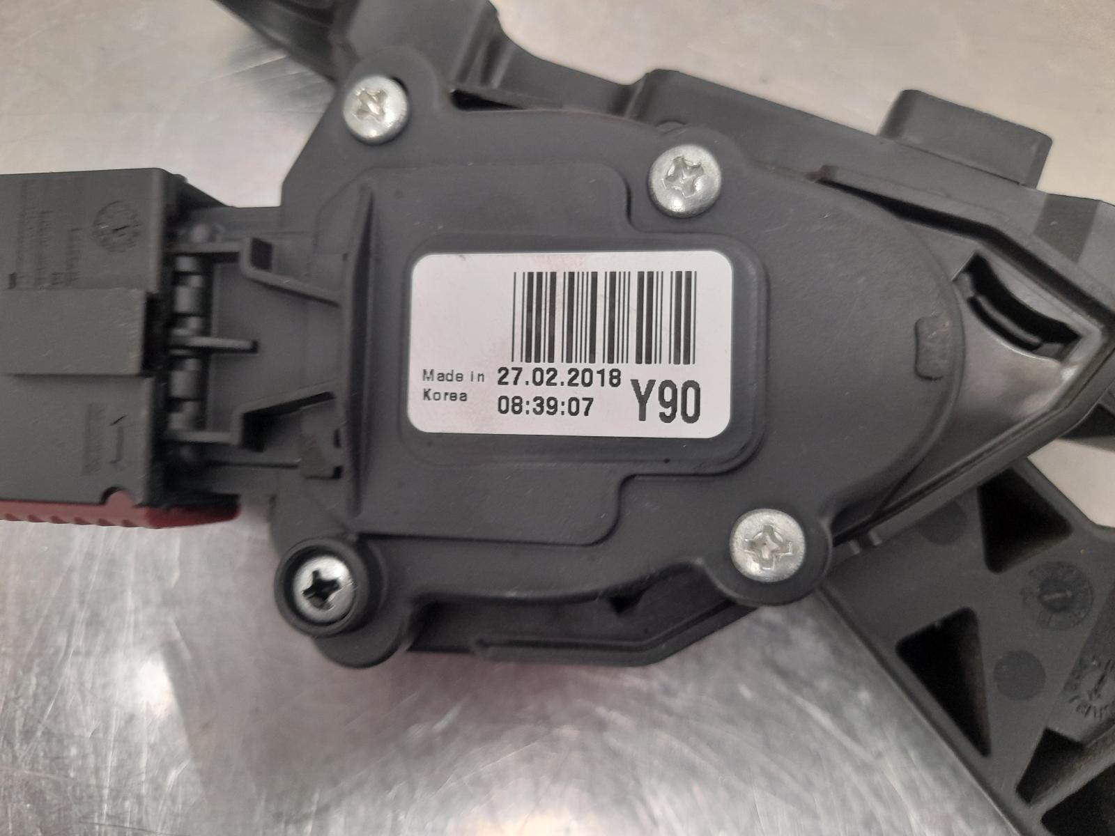 View Auto part Pedal Assembly Kia Cerato 2017