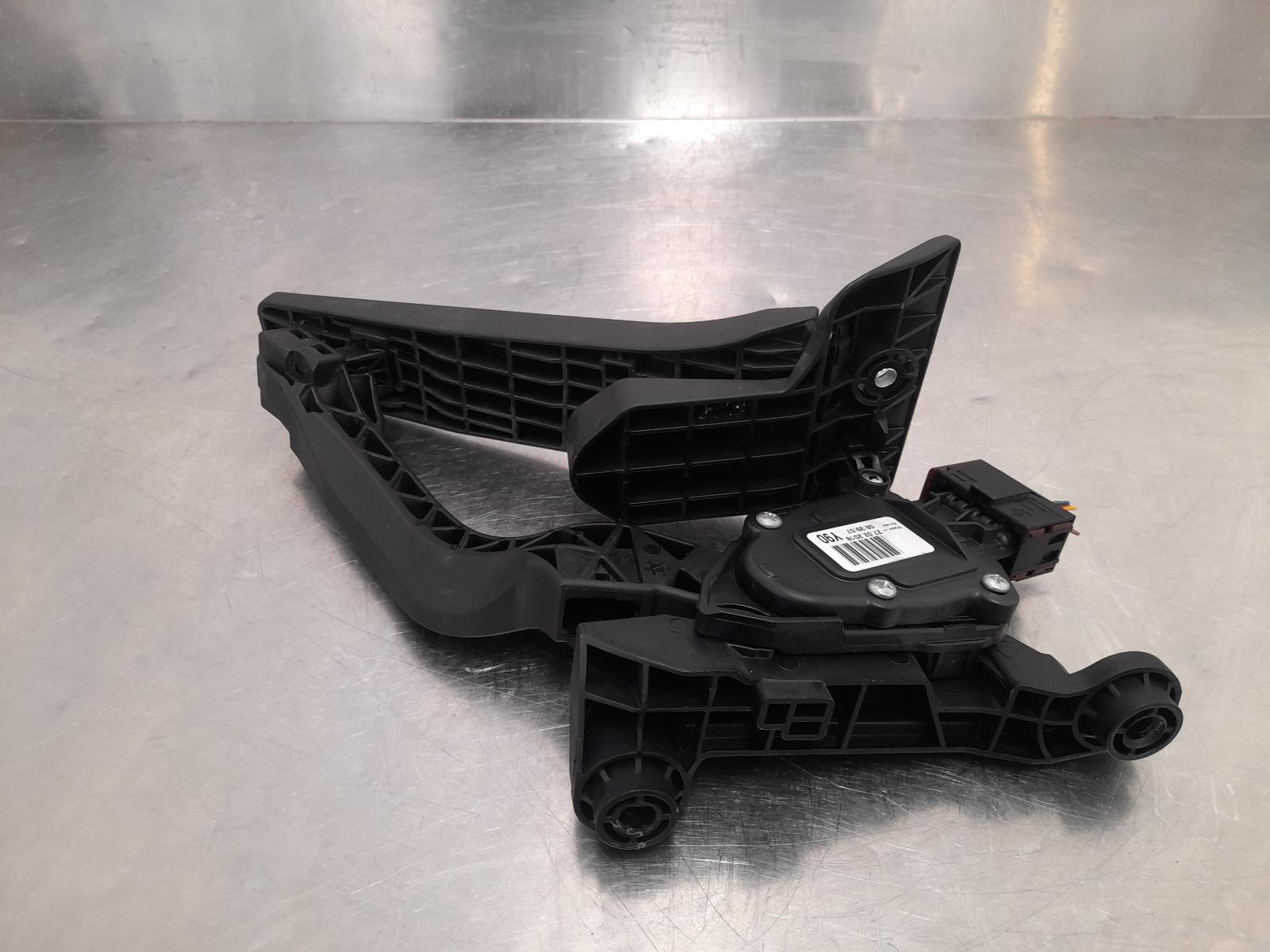 View Auto part Pedal Assembly Kia Cerato 2017