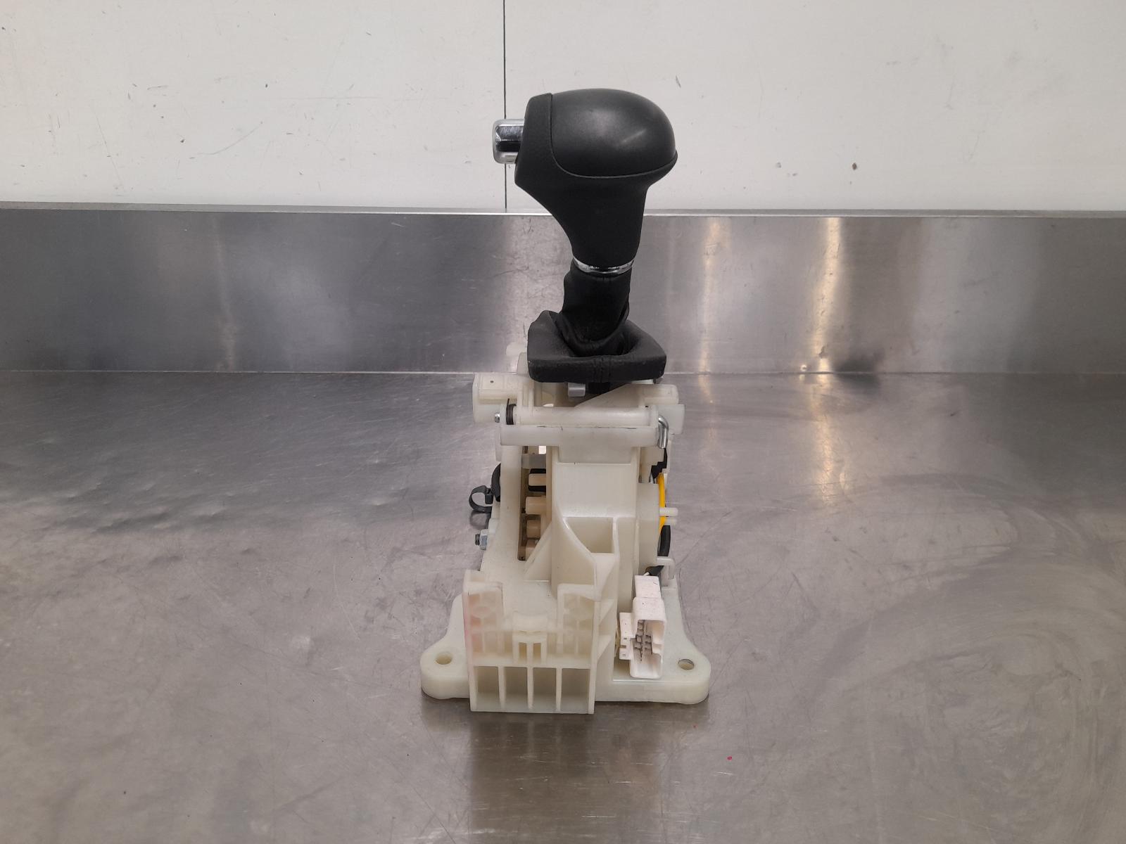 View Auto part Gear Stick/Shifter Kia Cerato 2017