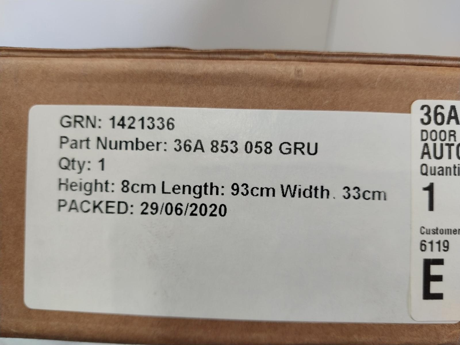 2024 Bentley Bentayga Body/Door Mould View Auto part Body/Door Mould Bentley Bentayga 2024