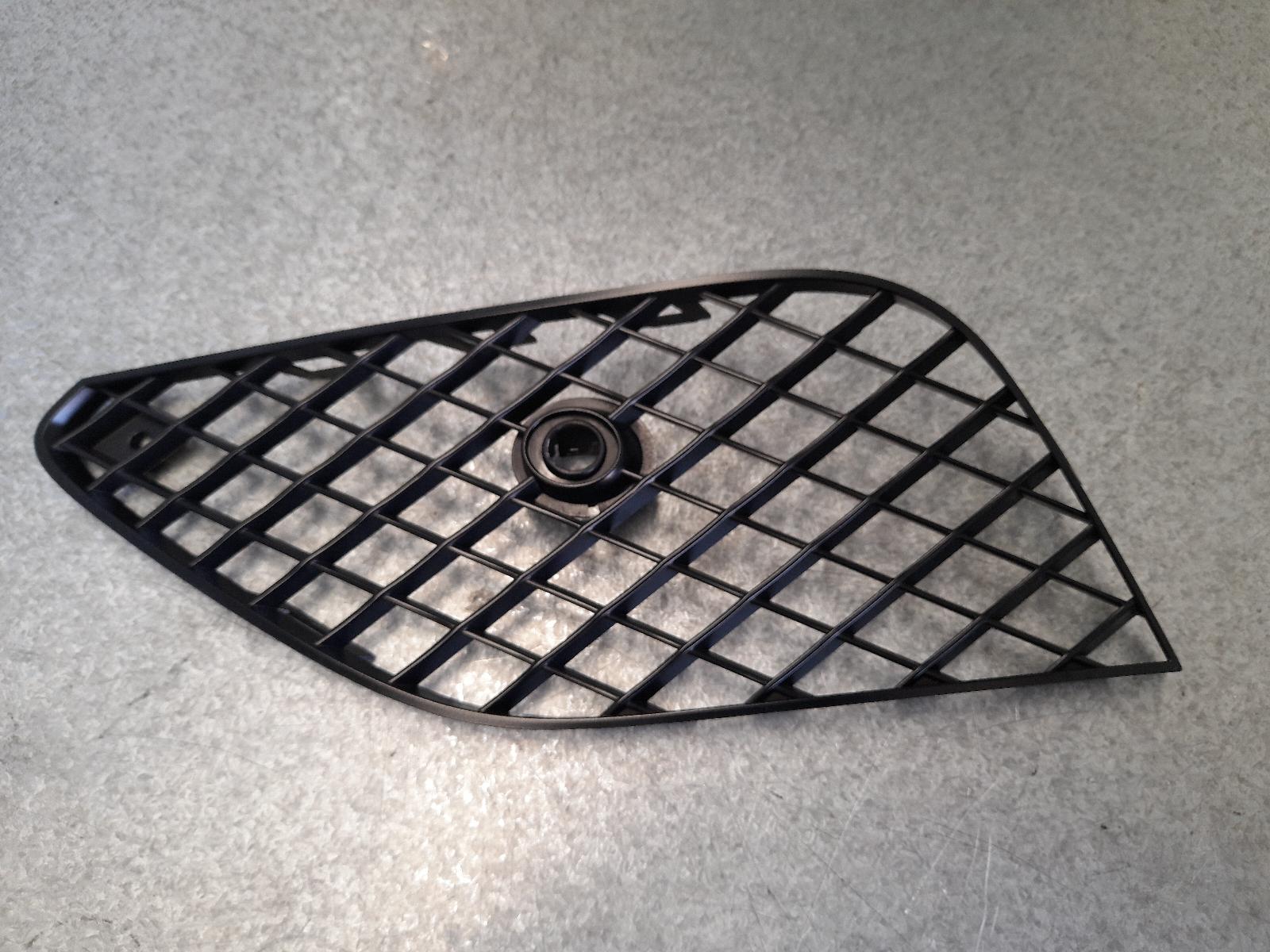 View Auto part Grille Bentley Continental 2016