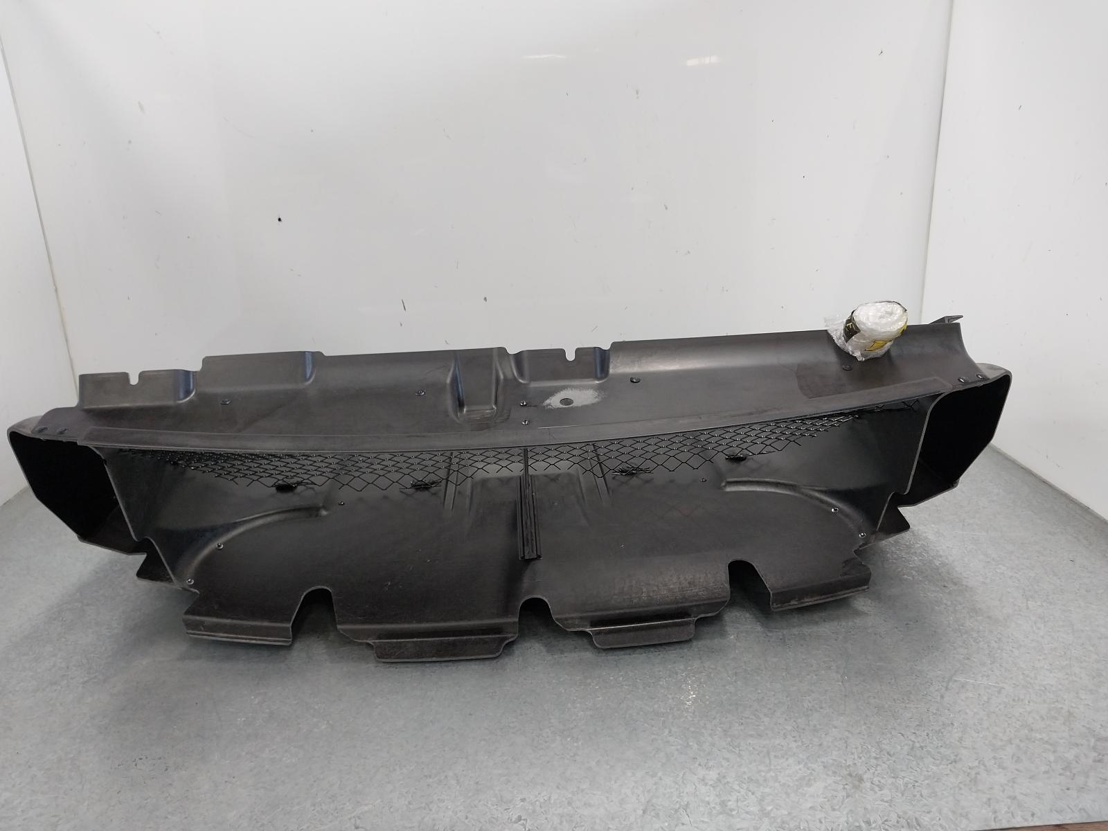 View Auto part Air Cleaner/Box Ferrari F12 2013