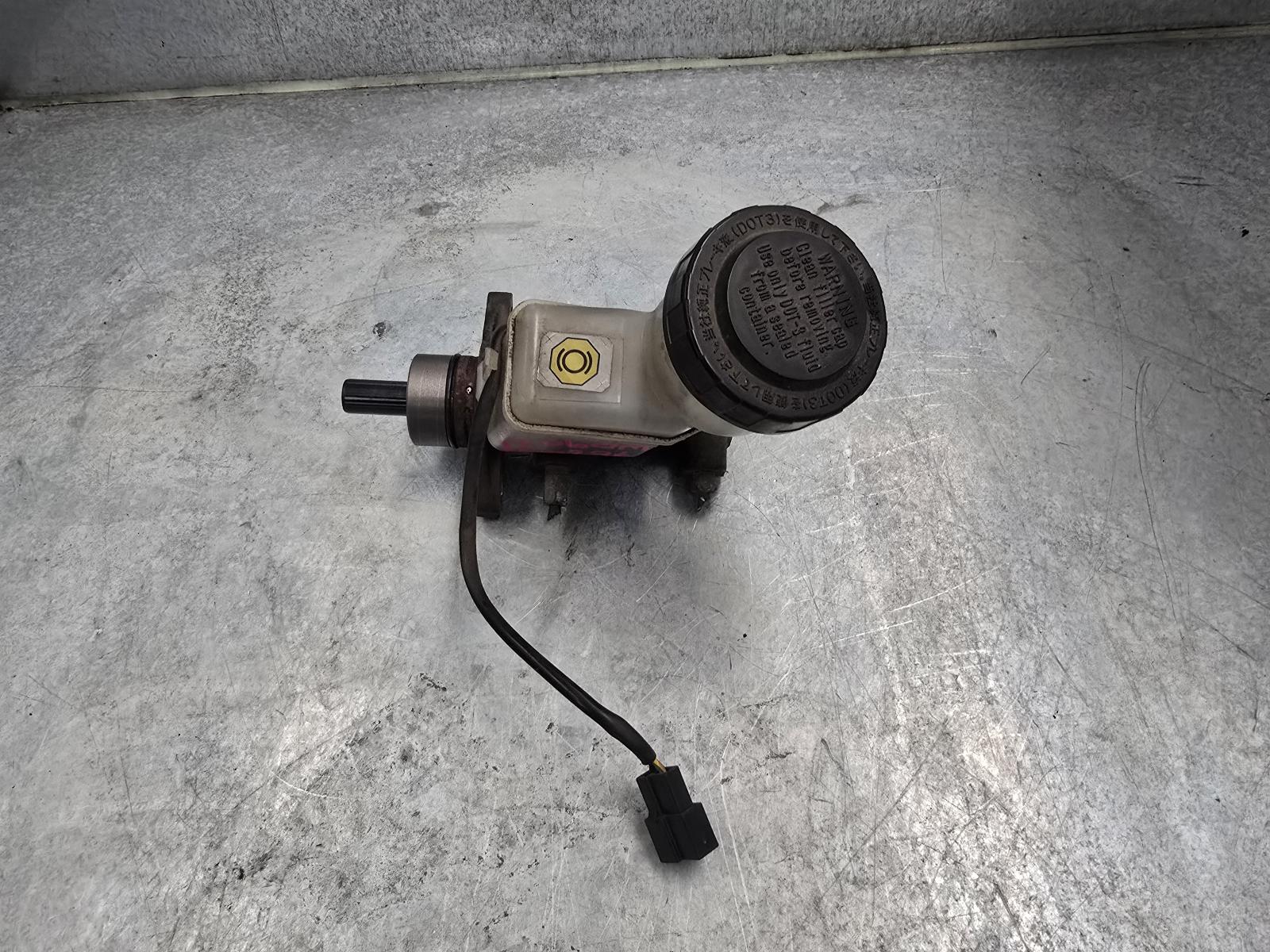 View Auto part Master Cylinder Daihatsu Terios 2004