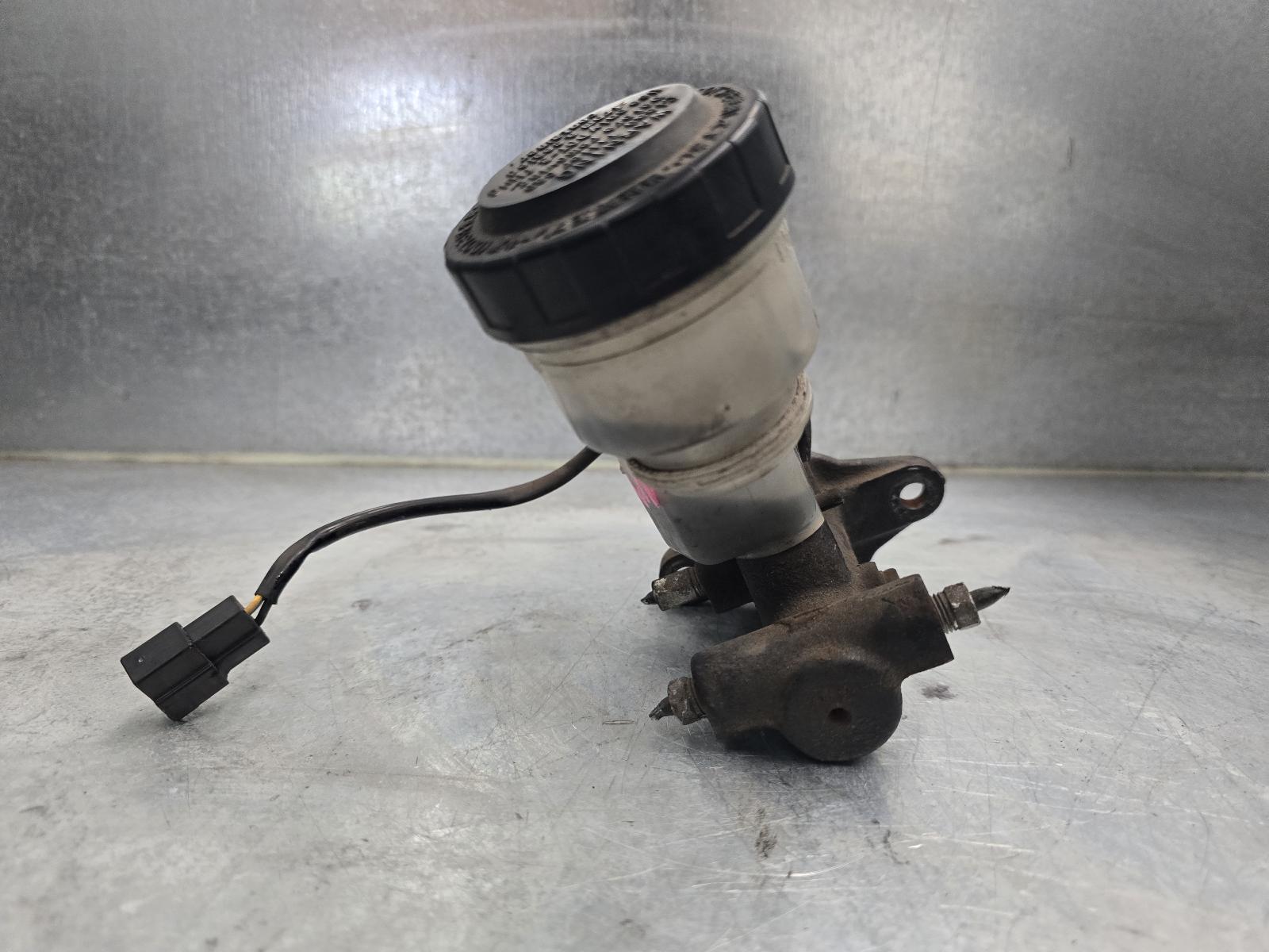 View Auto part Master Cylinder Daihatsu Terios 2004