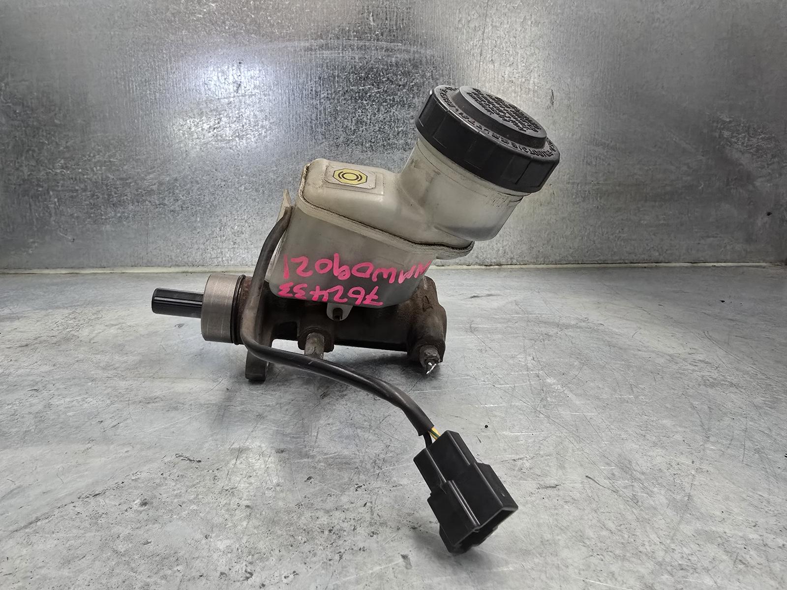 View Auto part Master Cylinder Daihatsu Terios 2004