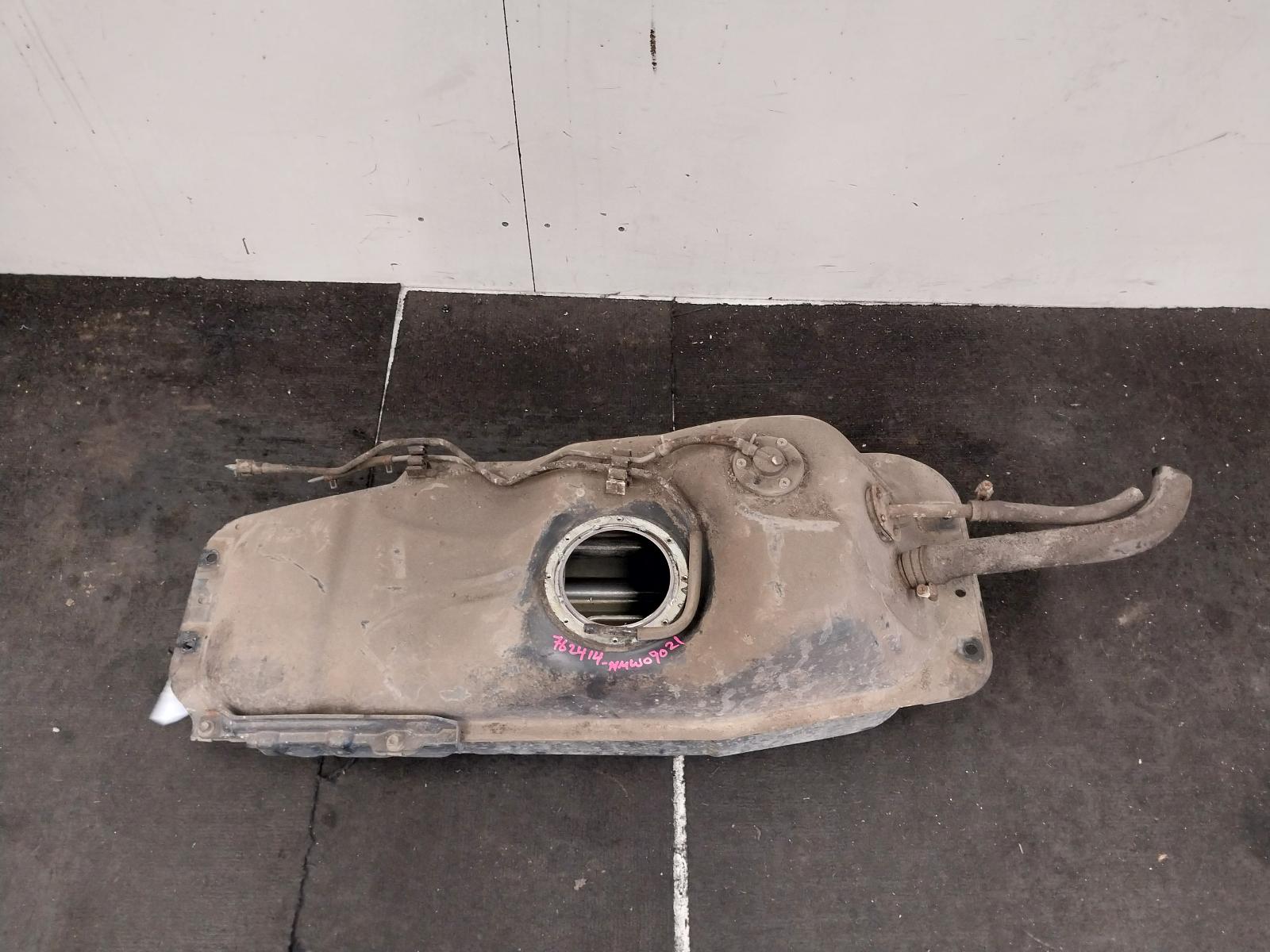 View Auto part Fuel Tank Daihatsu Terios 2004