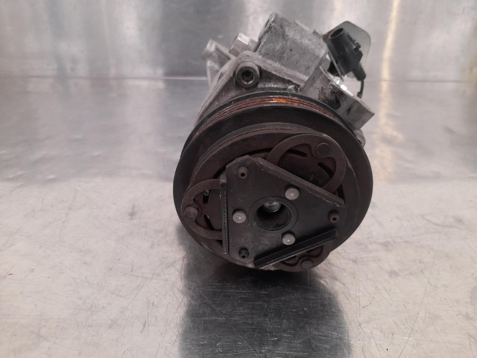 View Auto part A/C Compressor Suzuki Jimny 2021
