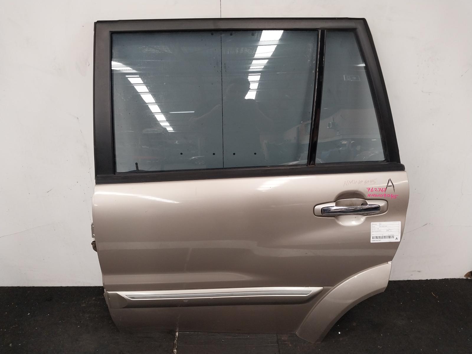 View Auto part Left Rear Door/Sliding Suzuki Xl7 2005