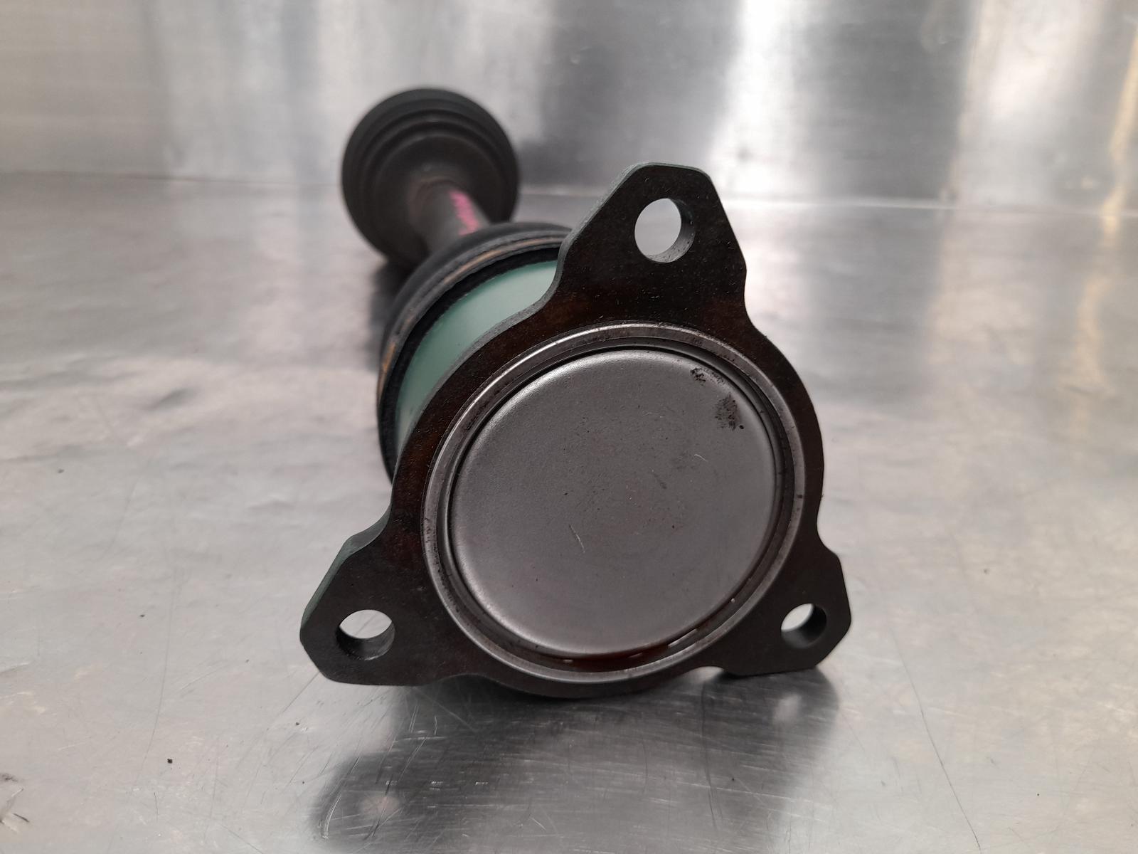 View Auto part Left Driveshaft Suzuki Xl7 2005