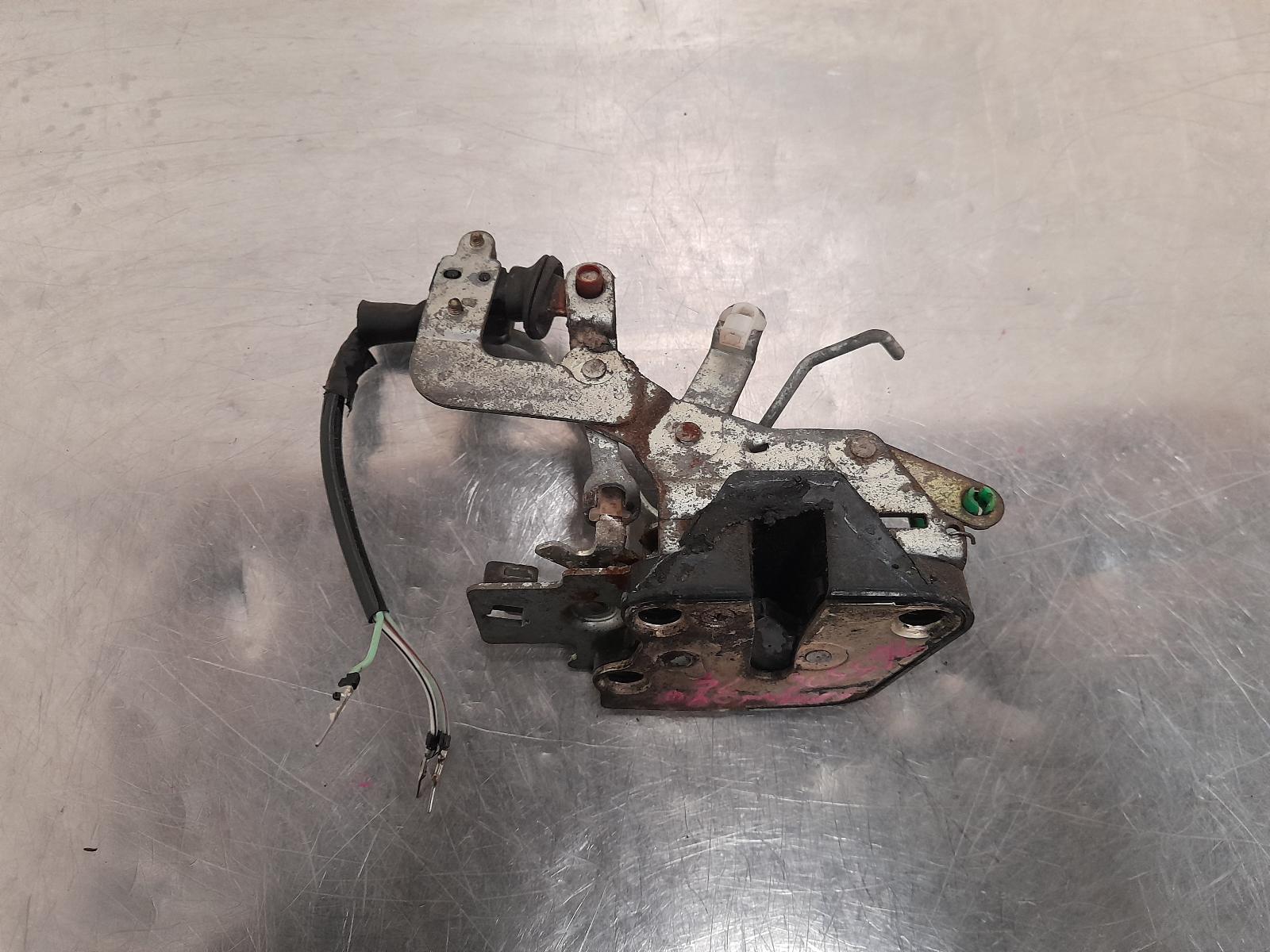 View Auto part Door/Boot/Gate Lock Daihatsu Feroza 1995