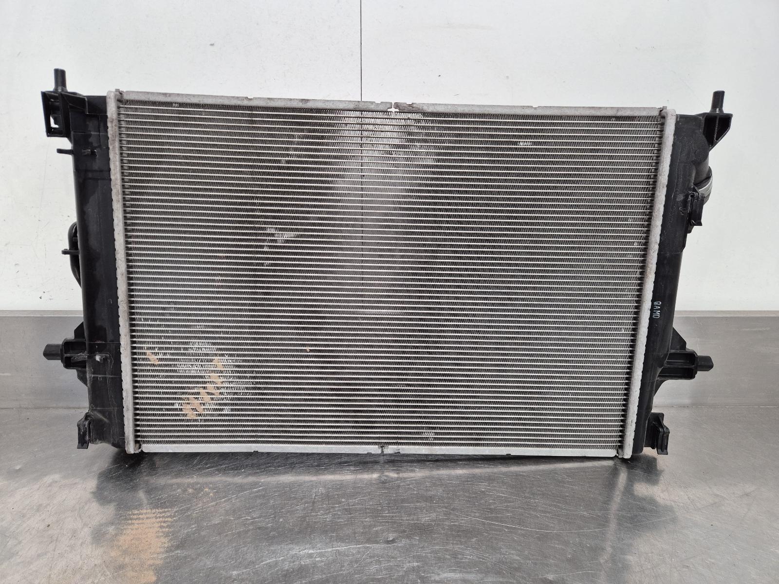 View Auto part Radiator Kia Cerato 2020