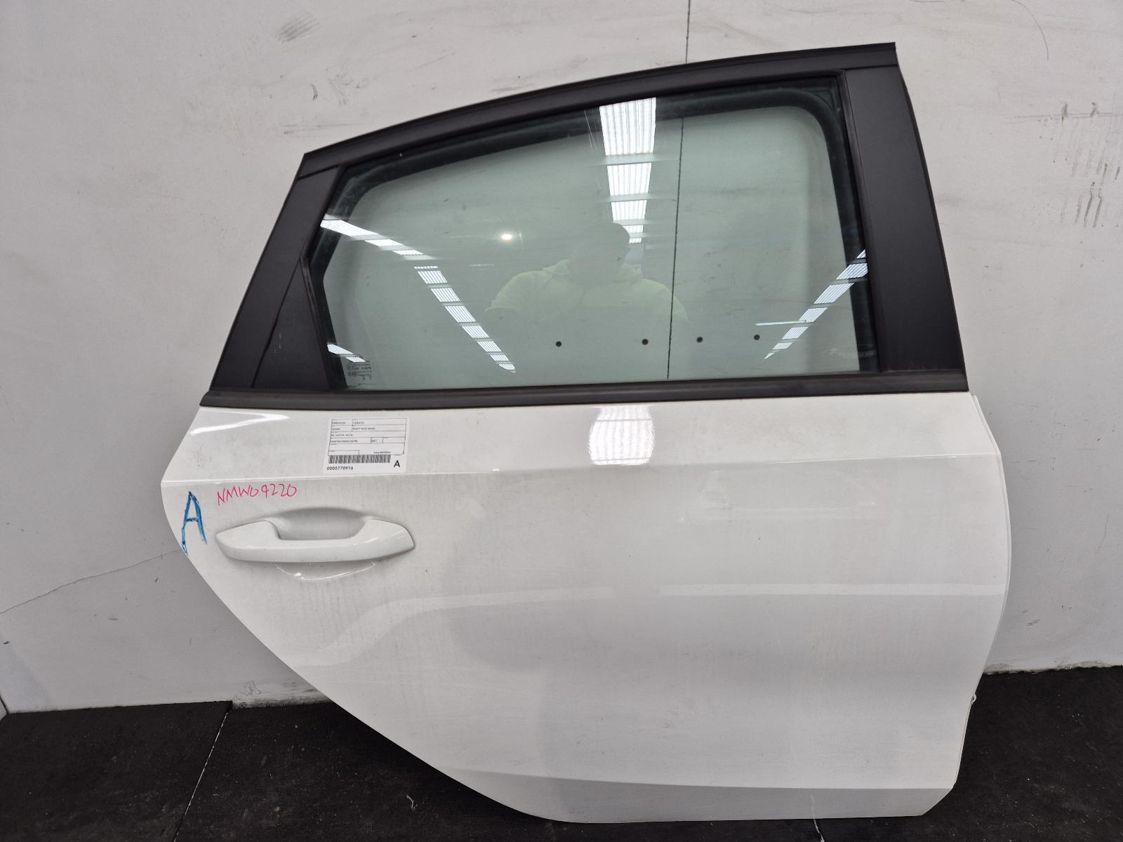View Auto part Right Rear Door Sliding Kia Cerato 2020