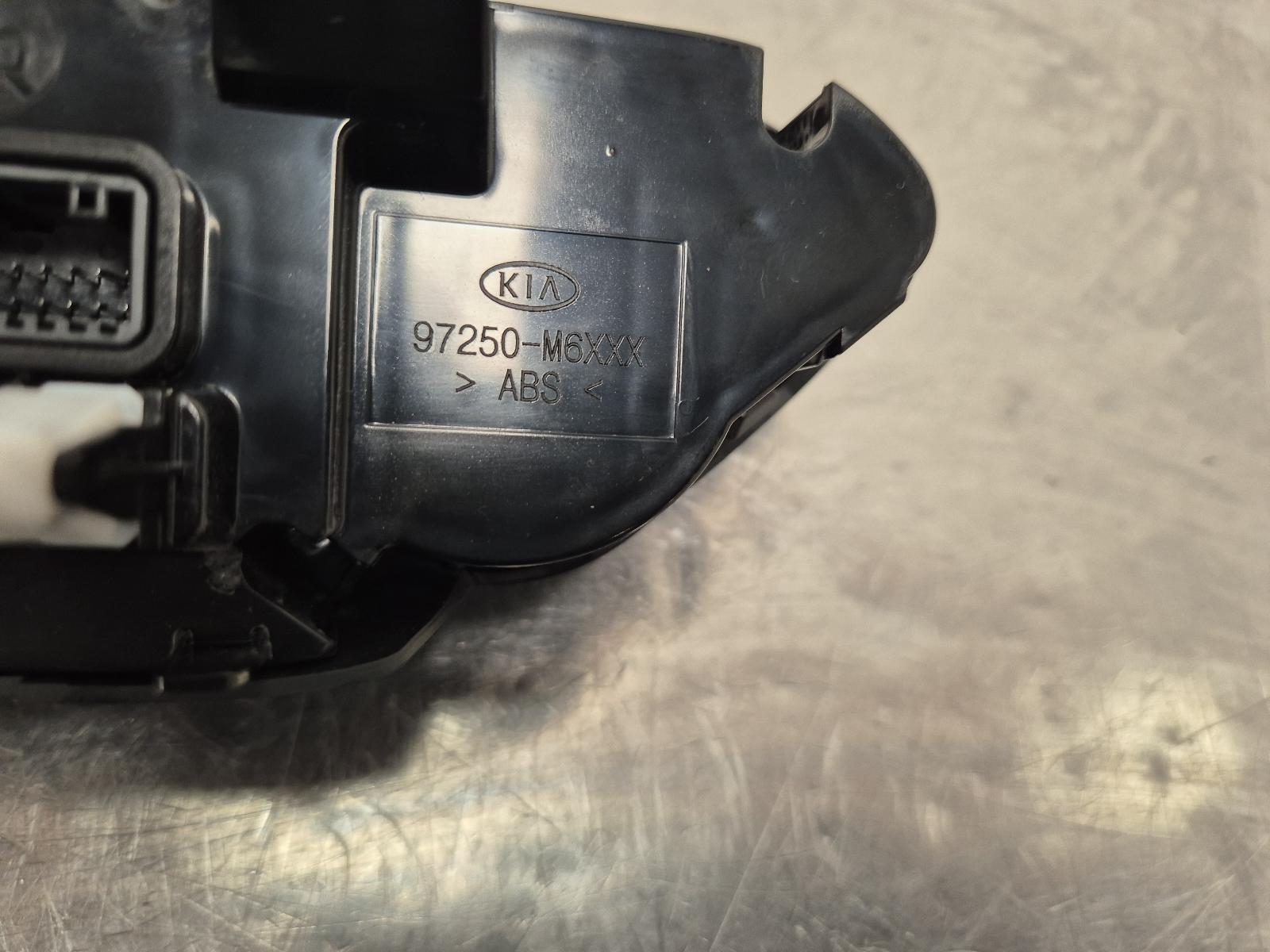 View Auto part Heater/Ac Controls Kia Cerato 2020